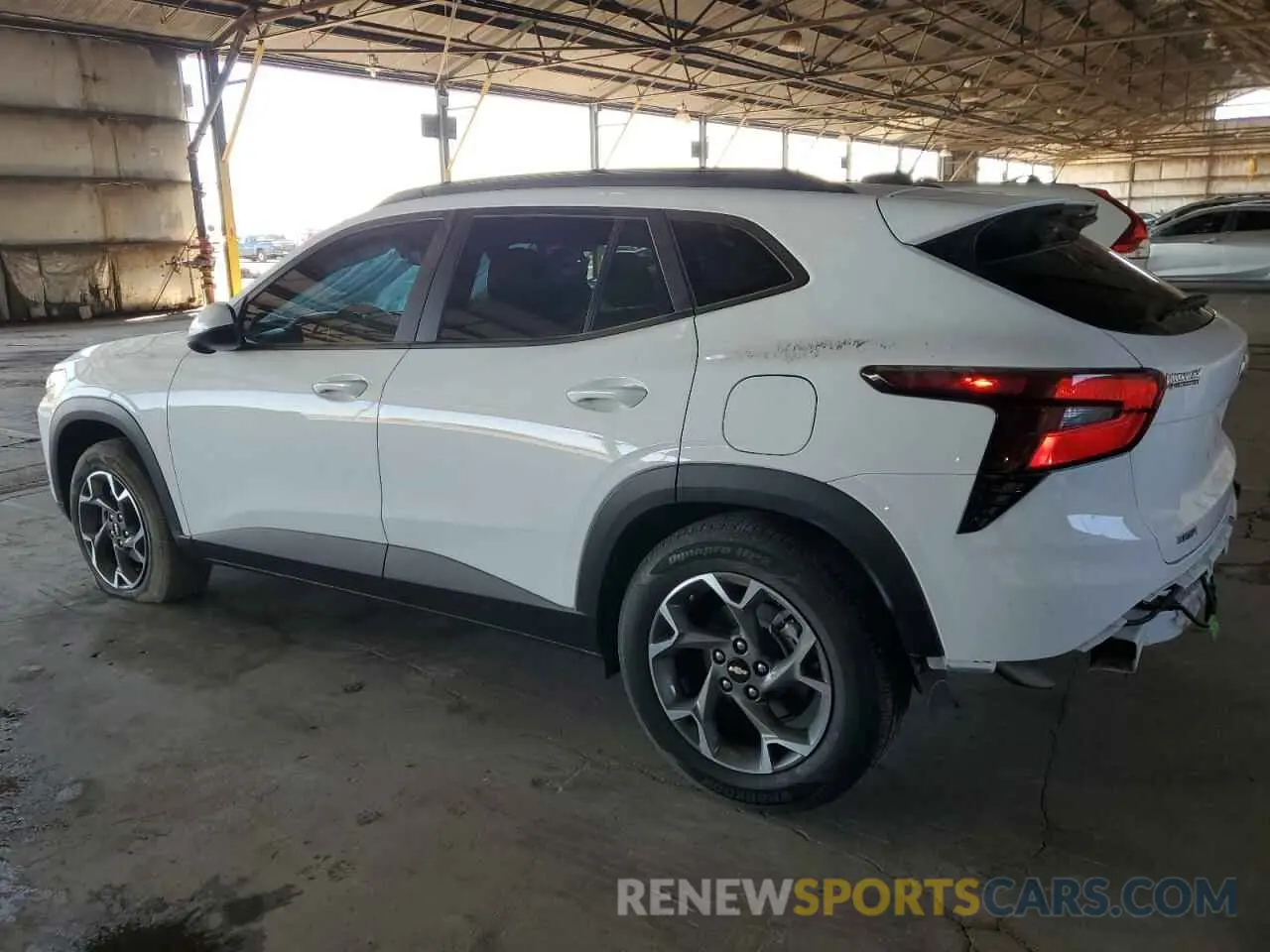 2 Фотография поврежденного автомобиля KL77LHE21RC037596 CHEVROLET TRAX 2024