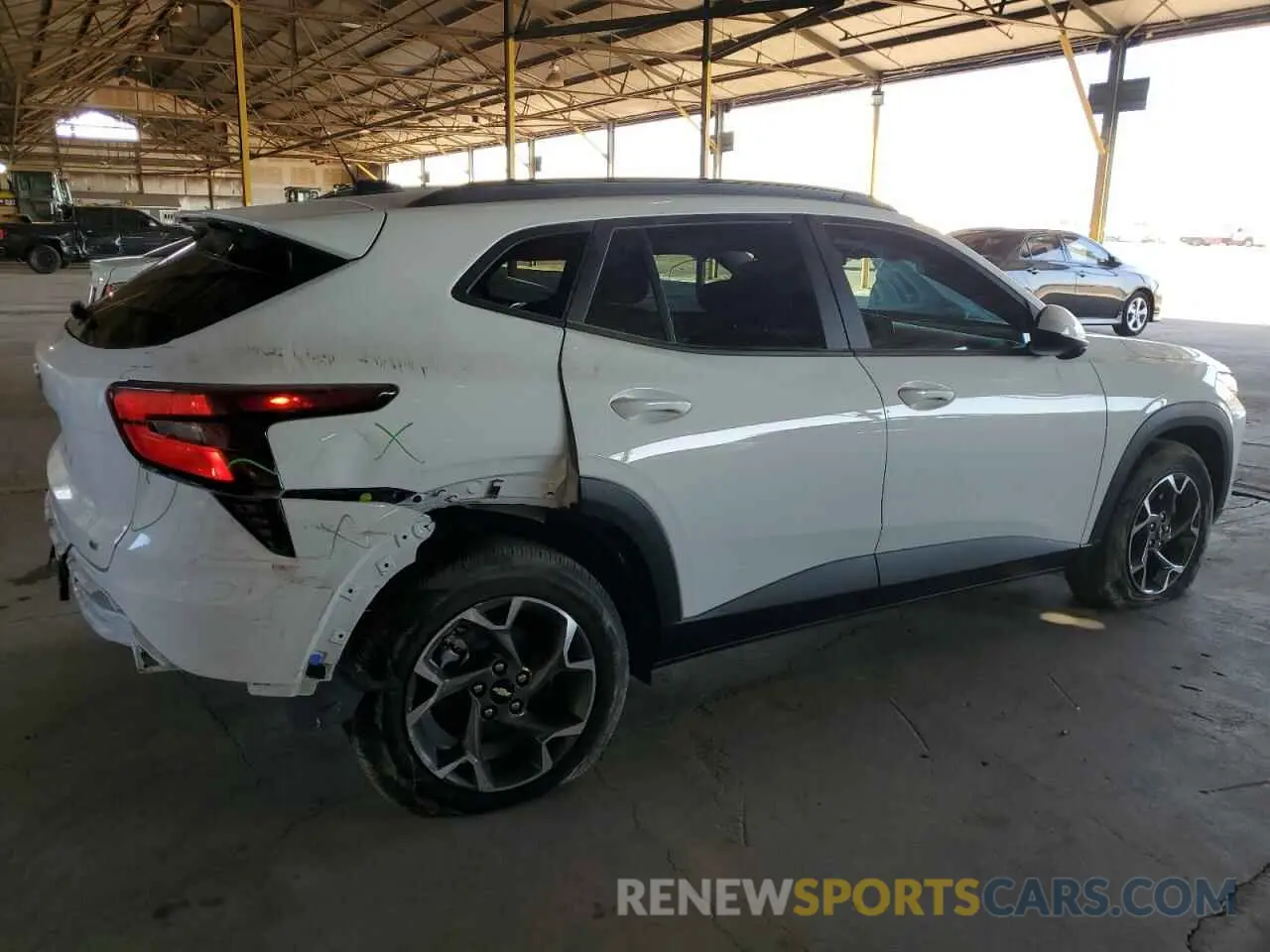 3 Фотография поврежденного автомобиля KL77LHE21RC037596 CHEVROLET TRAX 2024