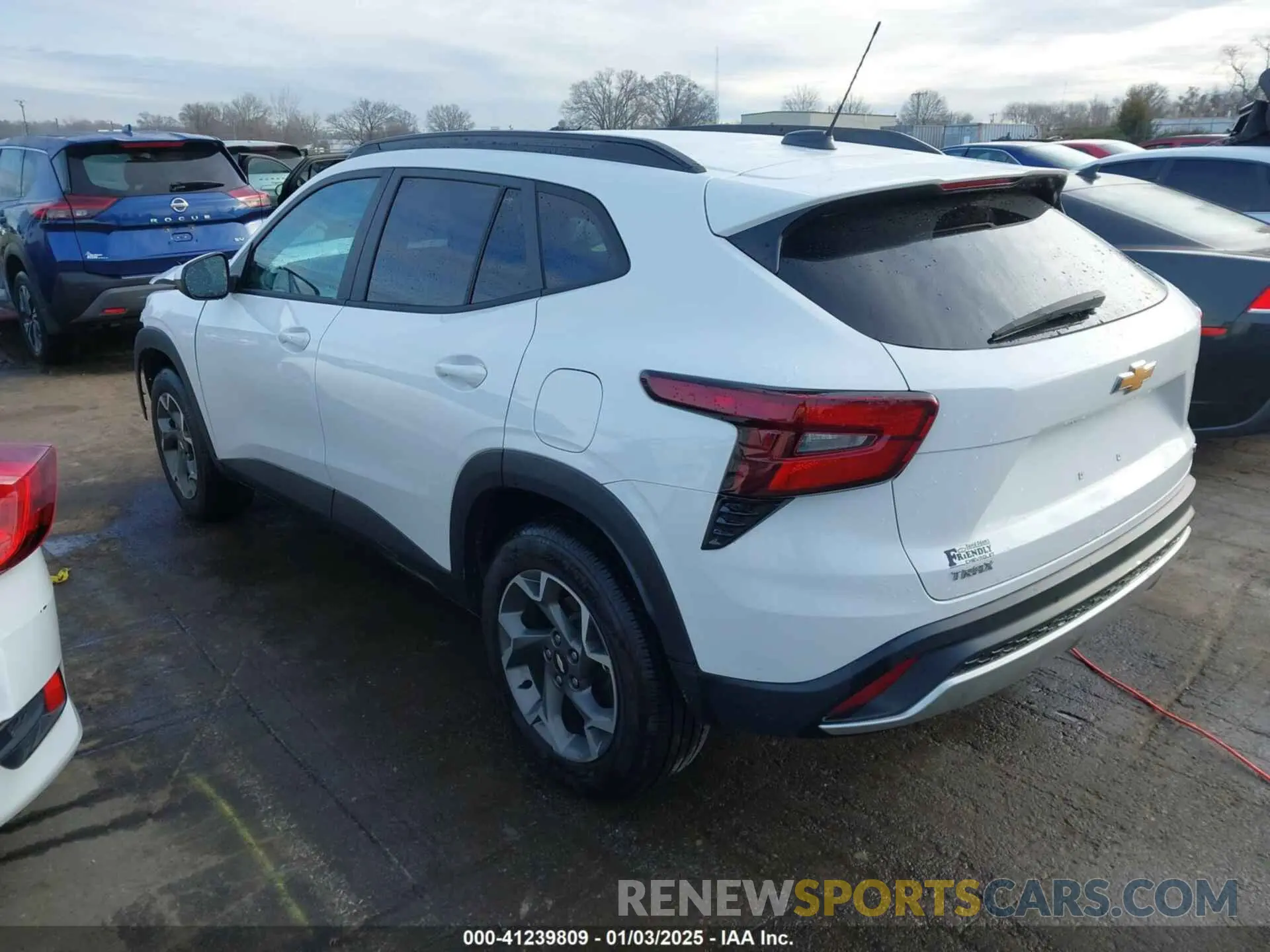 3 Фотография поврежденного автомобиля KL77LHE21RC053426 CHEVROLET TRAX 2024