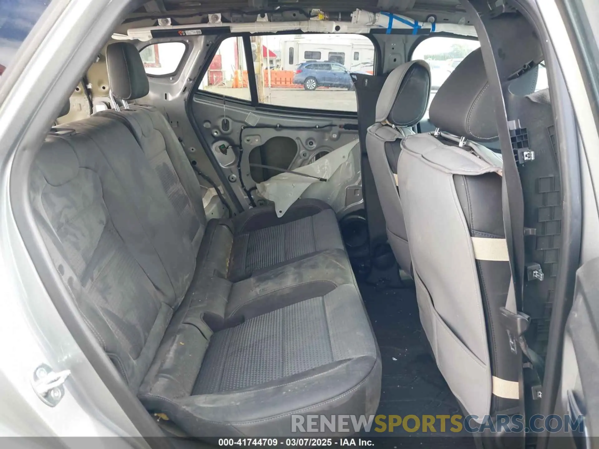 8 Photograph of a damaged car KL77LHE21RC107601 CHEVROLET TRAX 2024