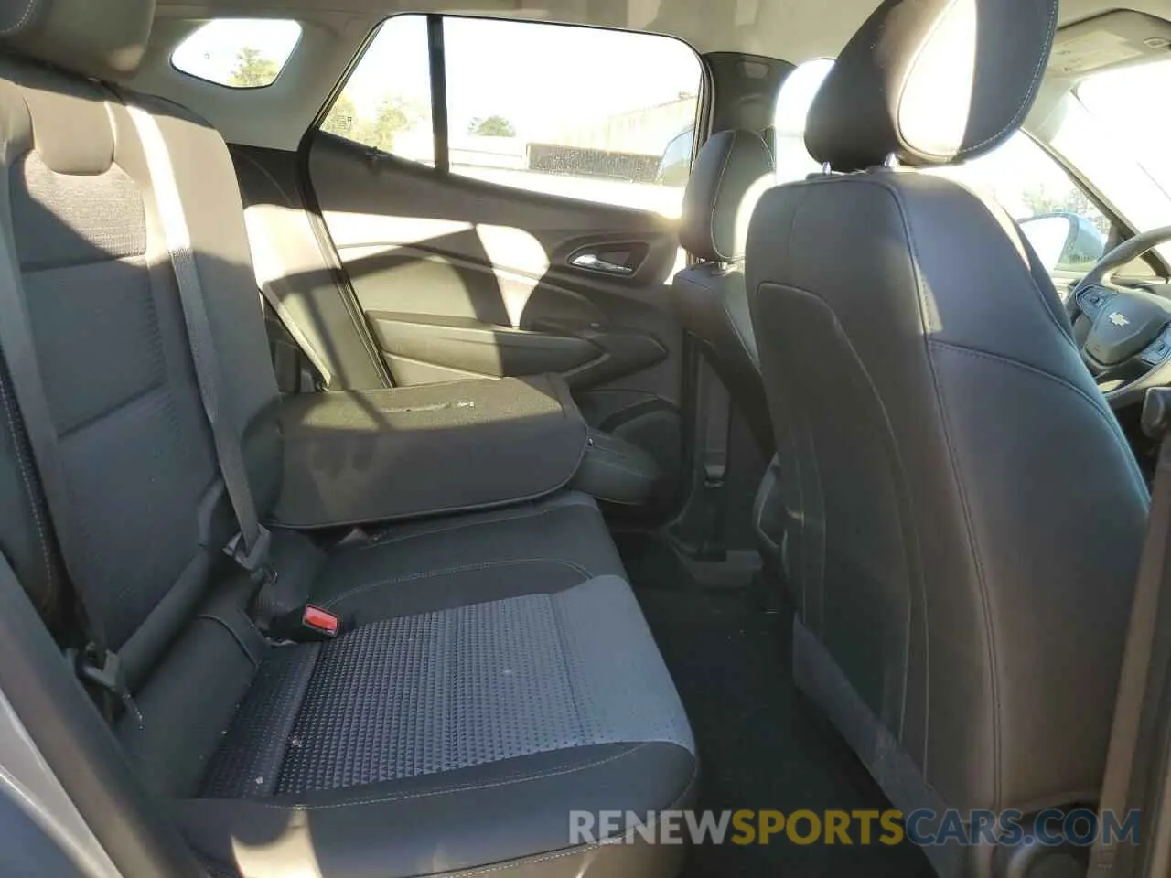 10 Фотография поврежденного автомобиля KL77LHE21RC232145 CHEVROLET TRAX 2024