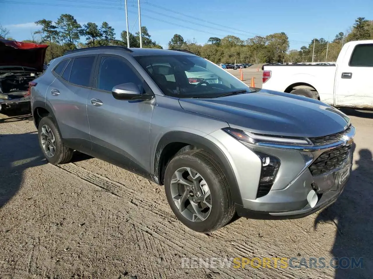 4 Фотография поврежденного автомобиля KL77LHE21RC232145 CHEVROLET TRAX 2024