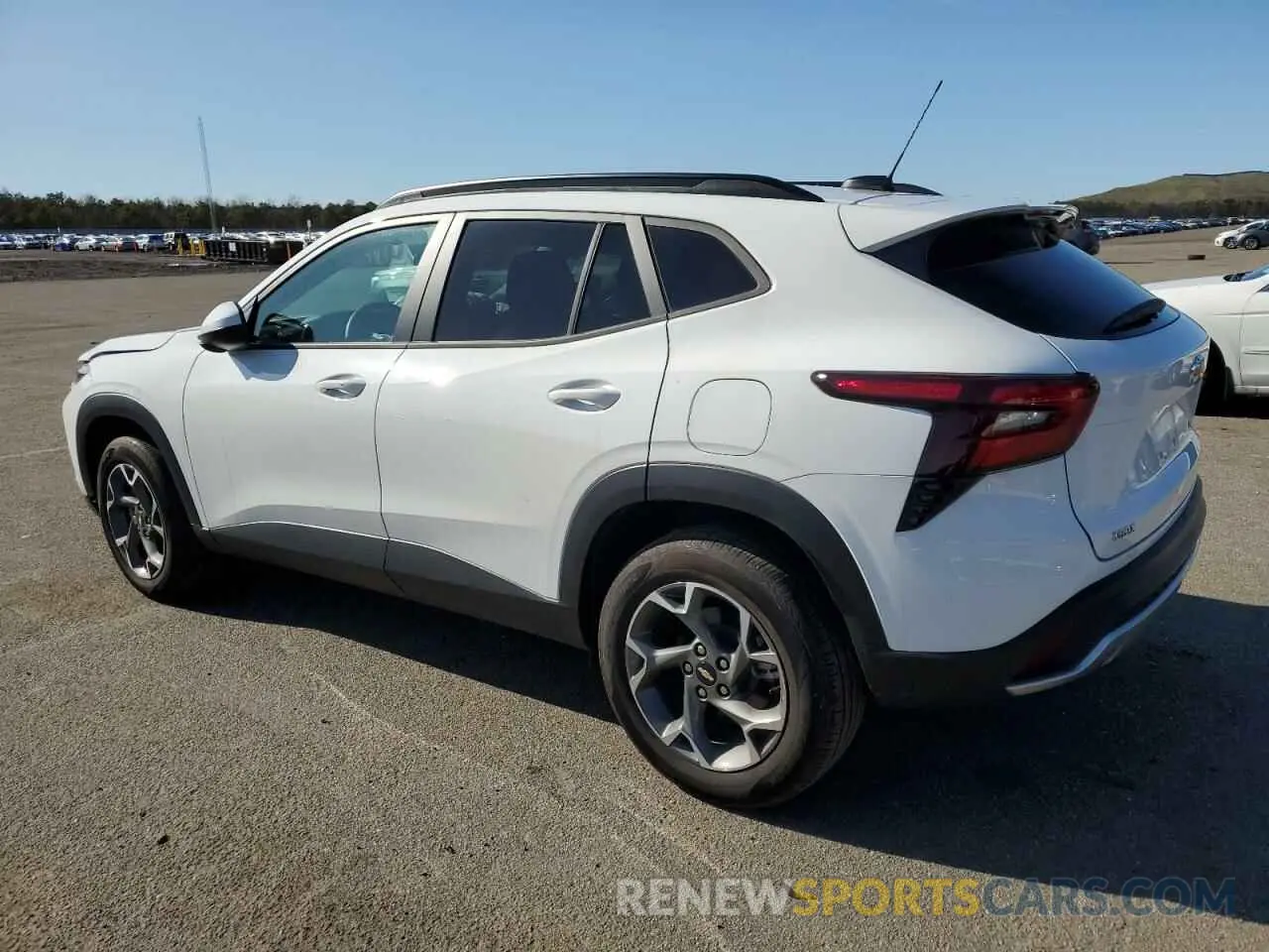 2 Photograph of a damaged car KL77LHE22RC114251 CHEVROLET TRAX 2024
