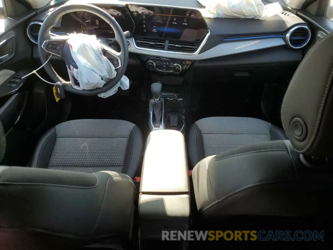 8 Photograph of a damaged car KL77LHE22RC114251 CHEVROLET TRAX 2024