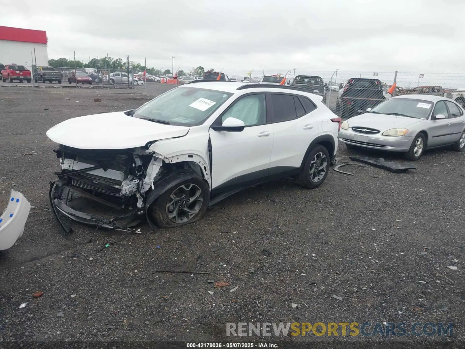 2 Фотография поврежденного автомобиля KL77LHE22RC241307 CHEVROLET TRAX 2024