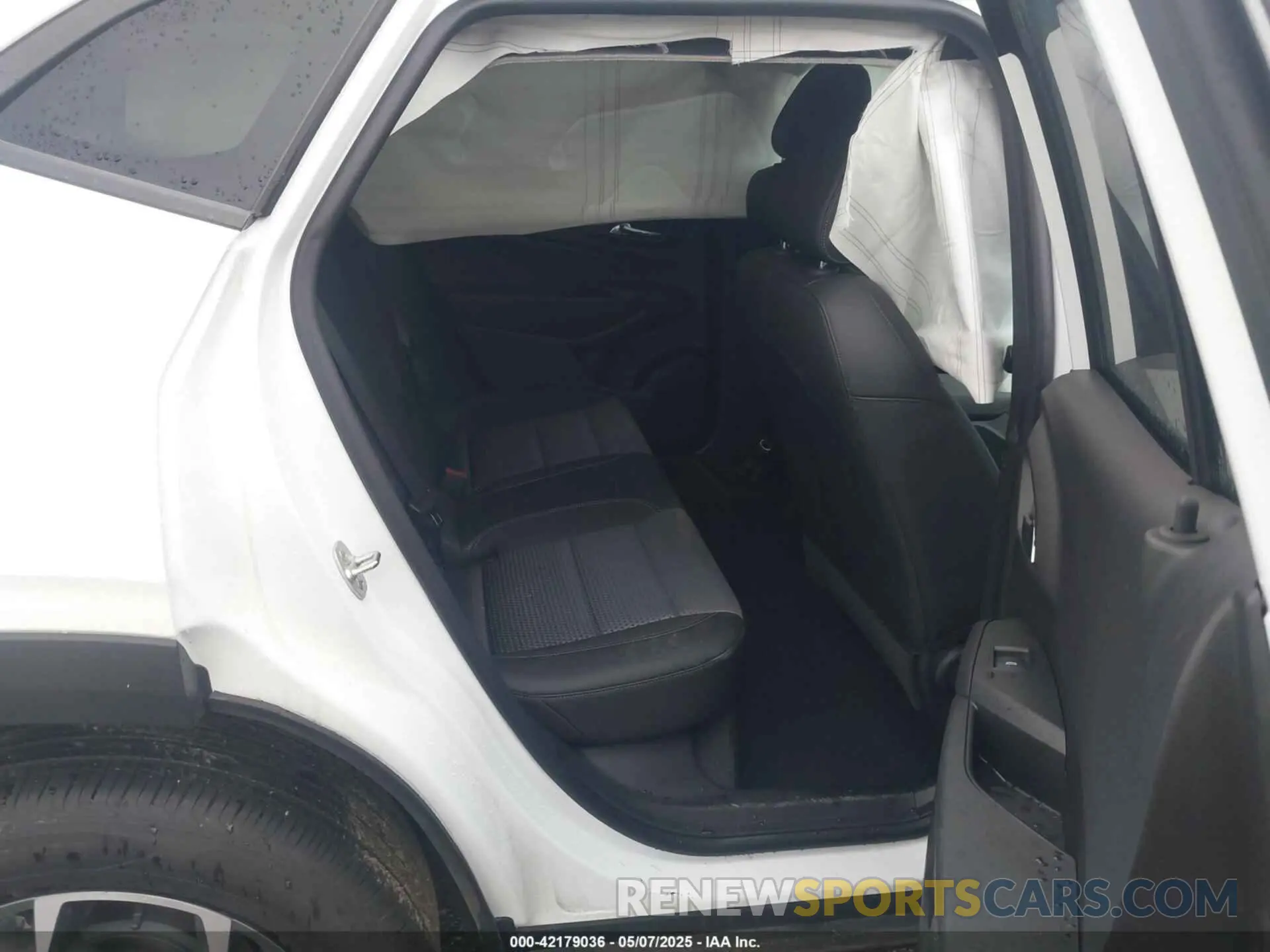 8 Фотография поврежденного автомобиля KL77LHE22RC241307 CHEVROLET TRAX 2024