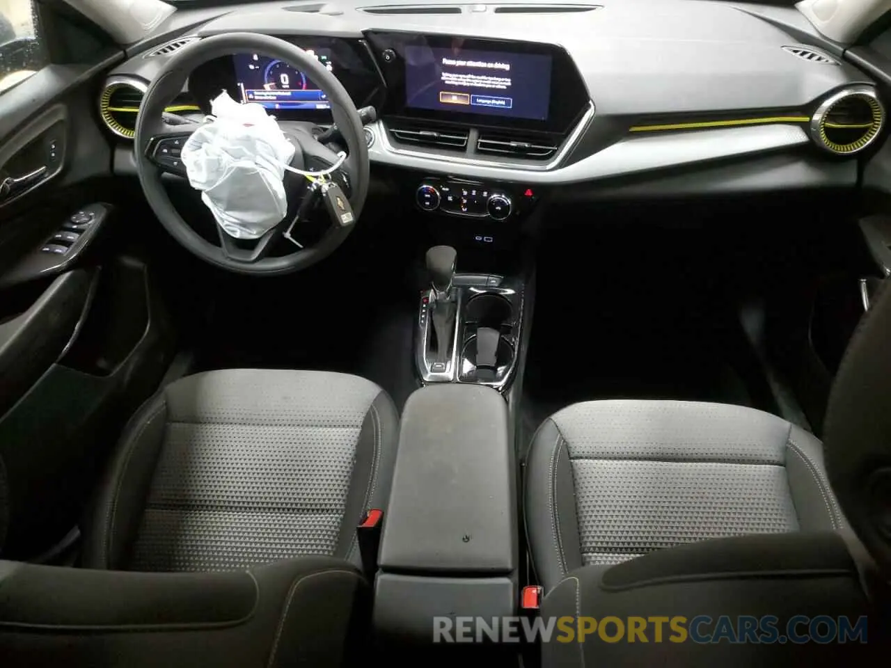 8 Фотография поврежденного автомобиля KL77LHE23RC009993 CHEVROLET TRAX 2024