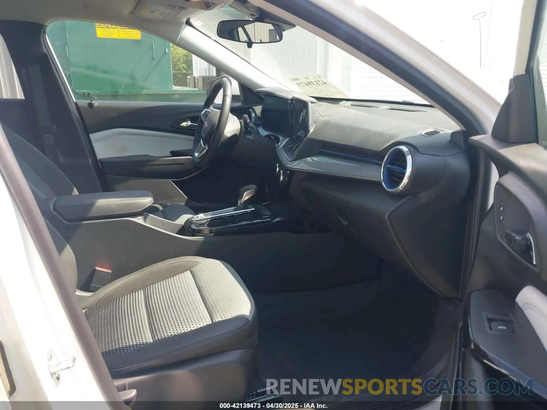 5 Photograph of a damaged car KL77LHE23RC215265 CHEVROLET TRAX 2024