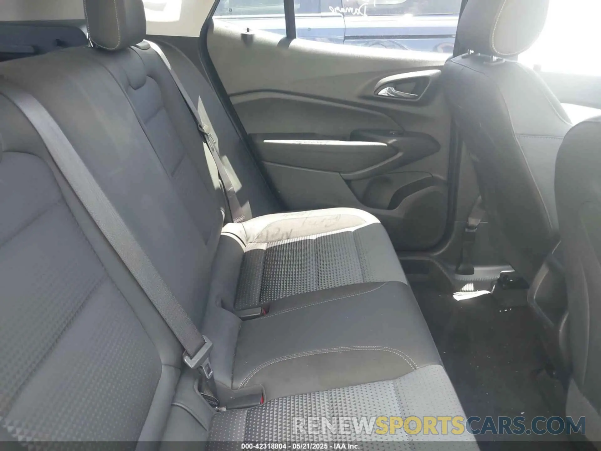 8 Photograph of a damaged car KL77LHE23RC236603 CHEVROLET TRAX 2024
