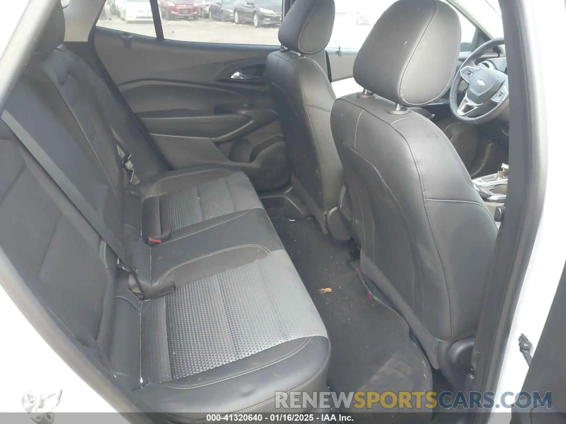 8 Фотография поврежденного автомобиля KL77LHE24RC131584 CHEVROLET TRAX 2024