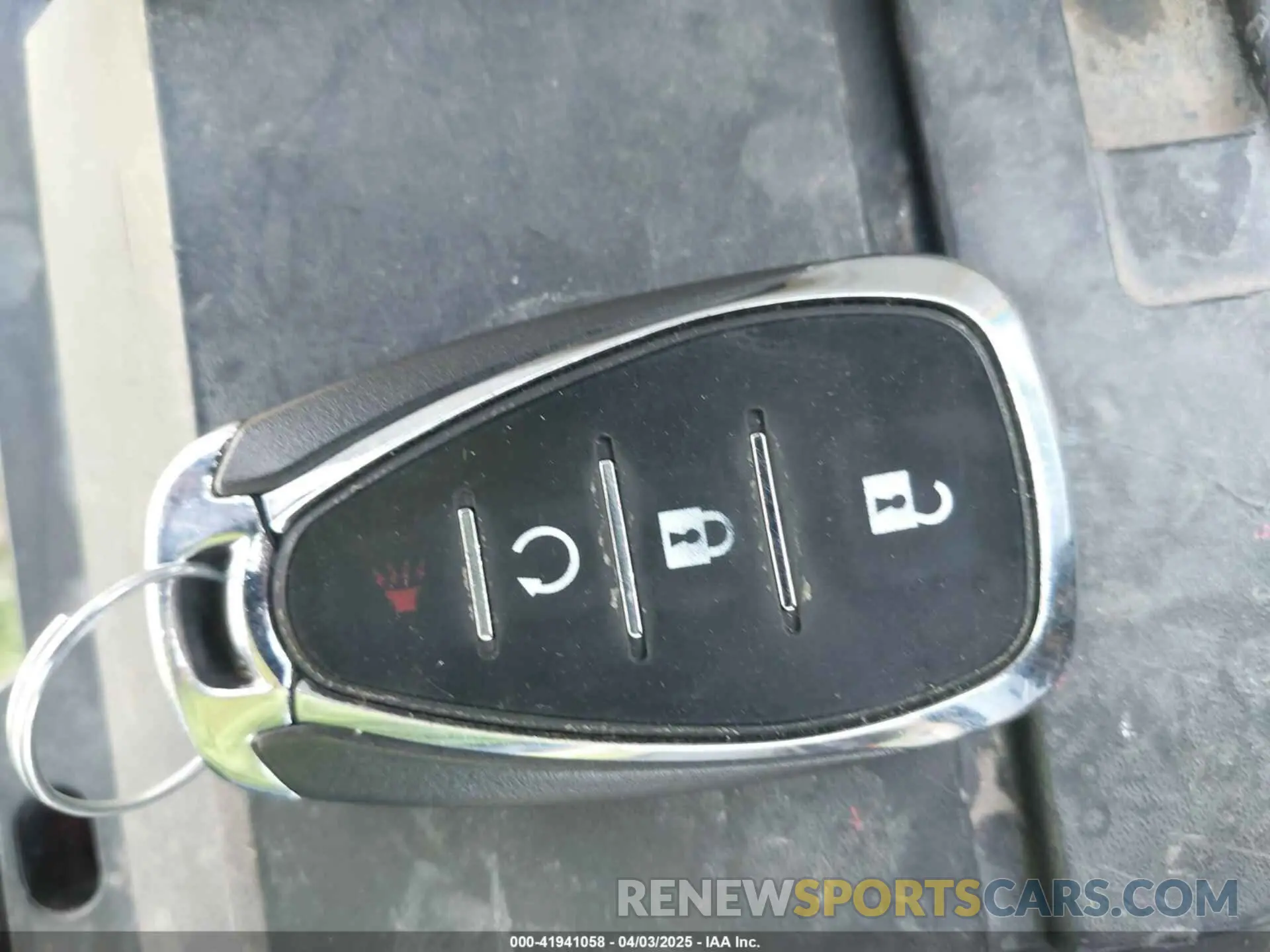 11 Фотография поврежденного автомобиля KL77LHE25RC000728 CHEVROLET TRAX 2024