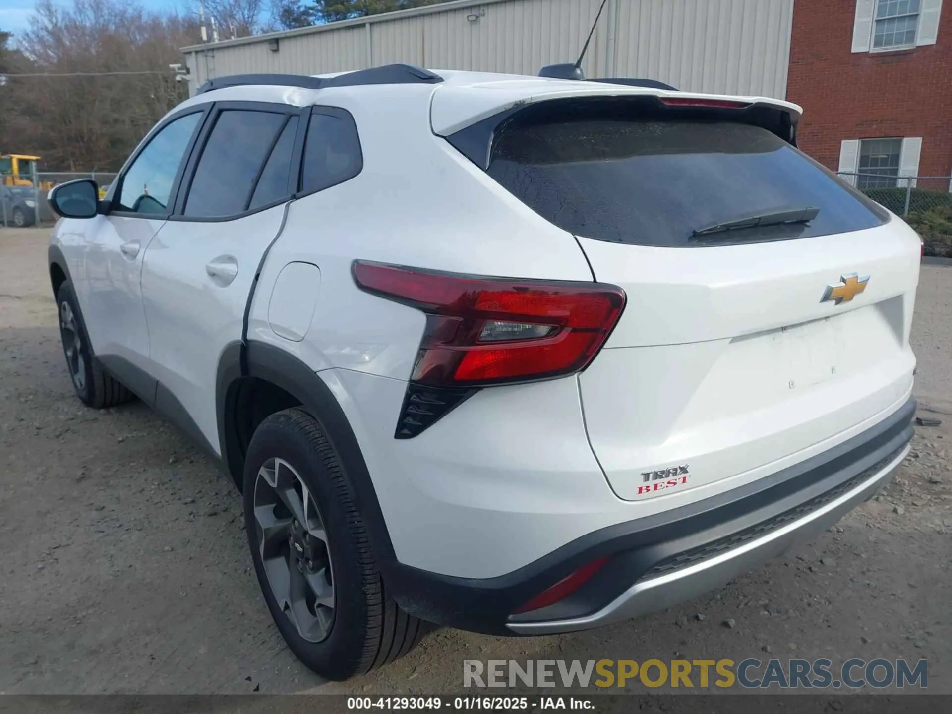 3 Фотография поврежденного автомобиля KL77LHE25RC027685 CHEVROLET TRAX 2024