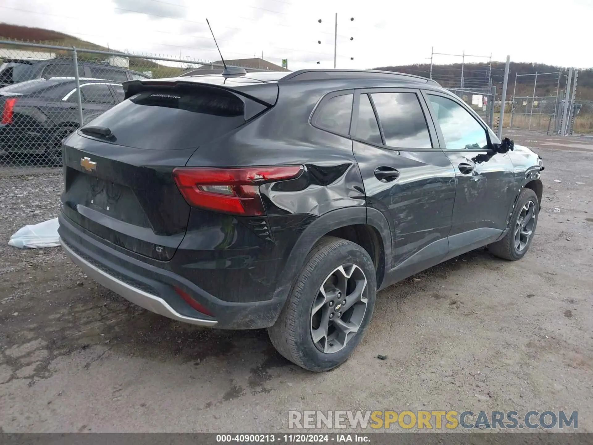 4 Photograph of a damaged car KL77LHE25RC040095 CHEVROLET TRAX 2024