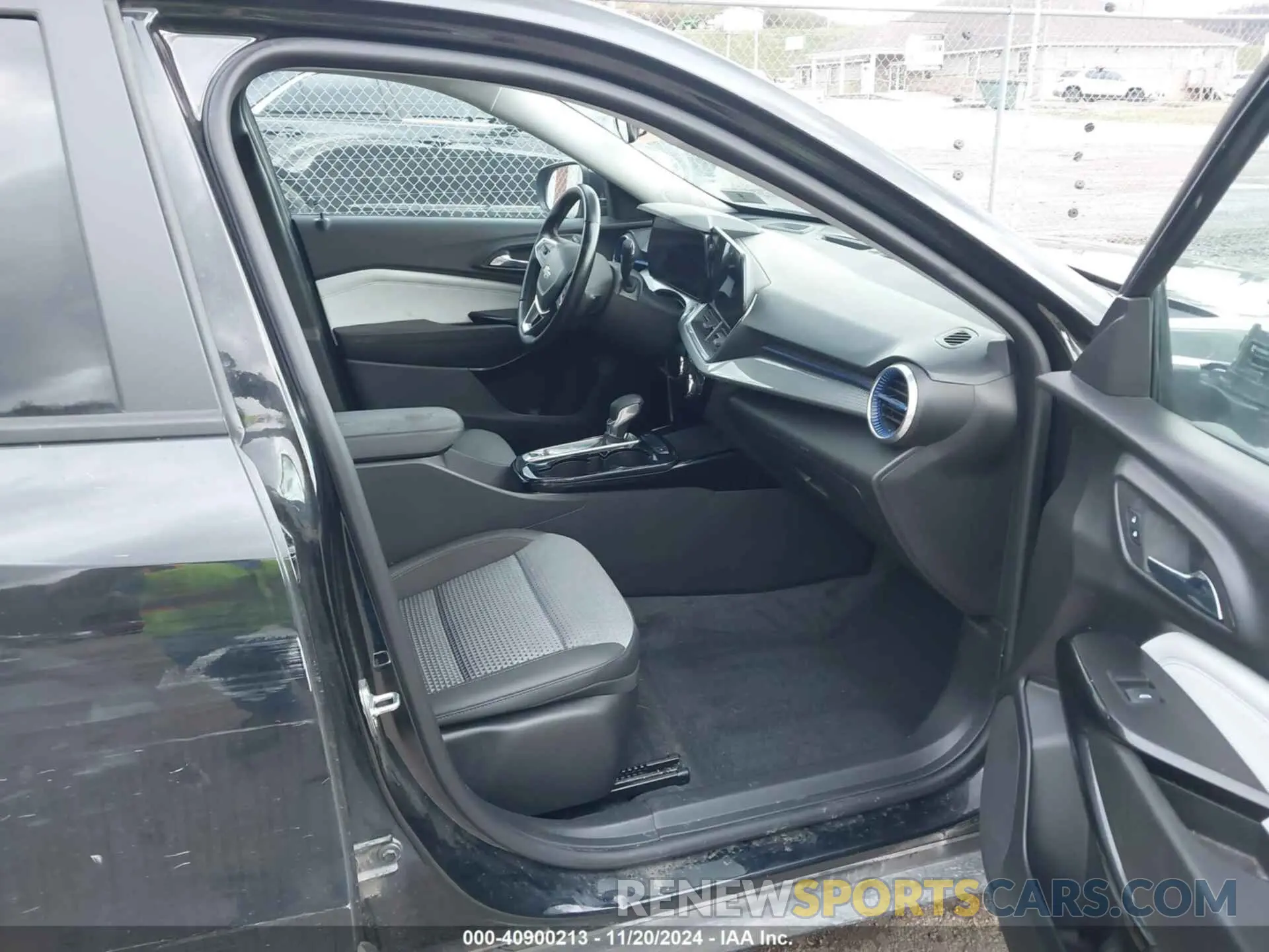 5 Photograph of a damaged car KL77LHE25RC040095 CHEVROLET TRAX 2024