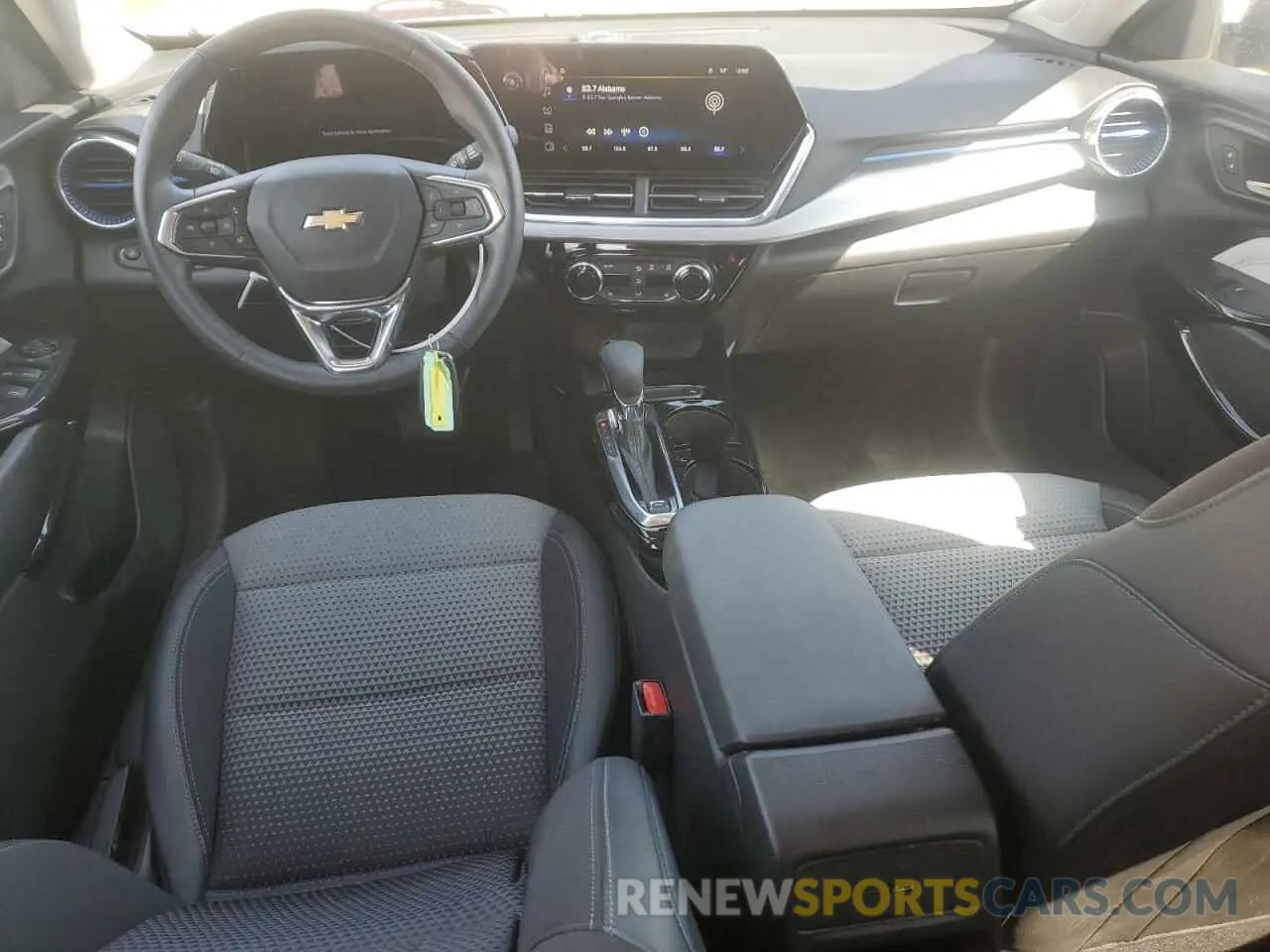 8 Photograph of a damaged car KL77LHE25RC042851 CHEVROLET TRAX 2024