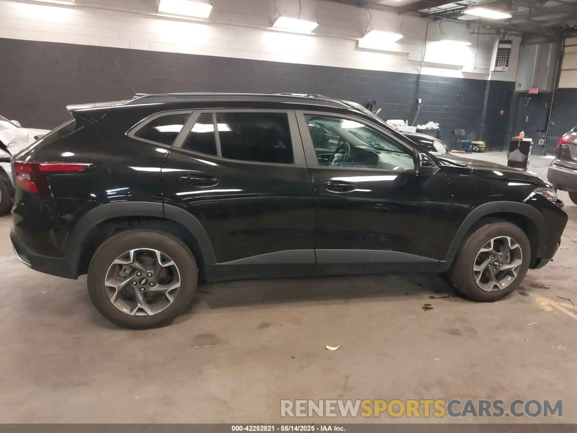 13 Фотография поврежденного автомобиля KL77LHE25RC050450 CHEVROLET TRAX 2024