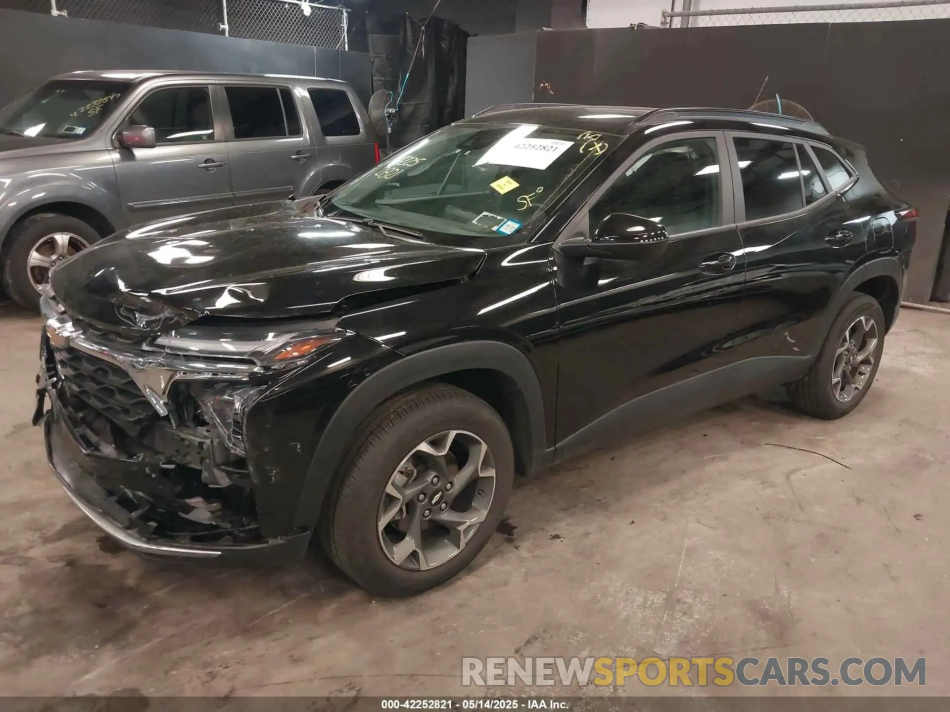 2 Фотография поврежденного автомобиля KL77LHE25RC050450 CHEVROLET TRAX 2024