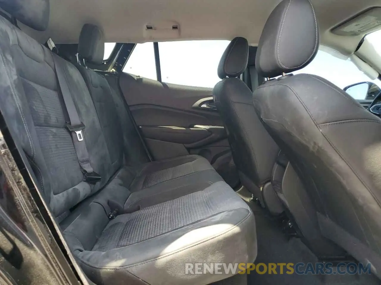 11 Photograph of a damaged car KL77LHE25RC089538 CHEVROLET TRAX 2024