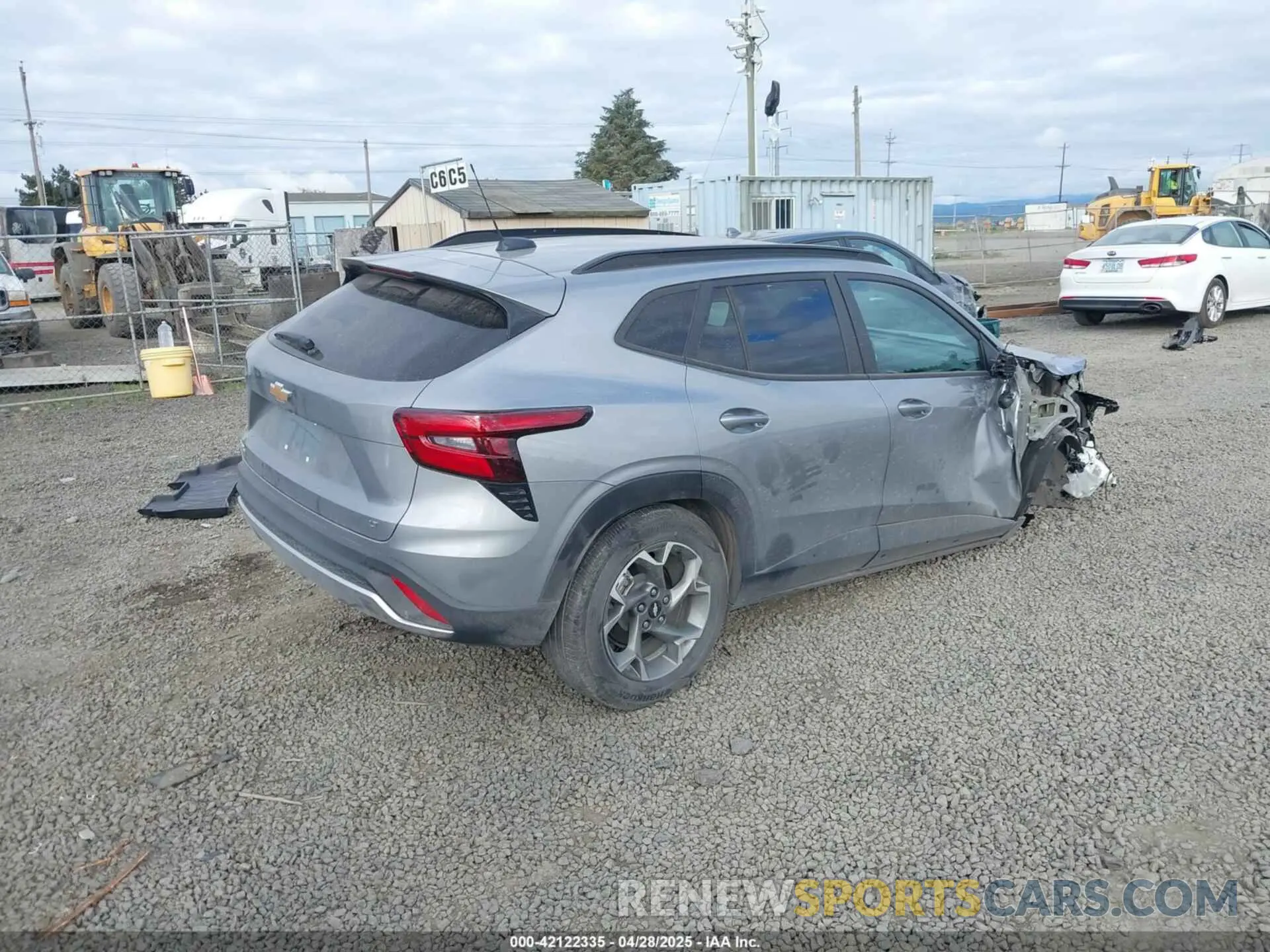 4 Photograph of a damaged car KL77LHE25RC169146 CHEVROLET TRAX 2024