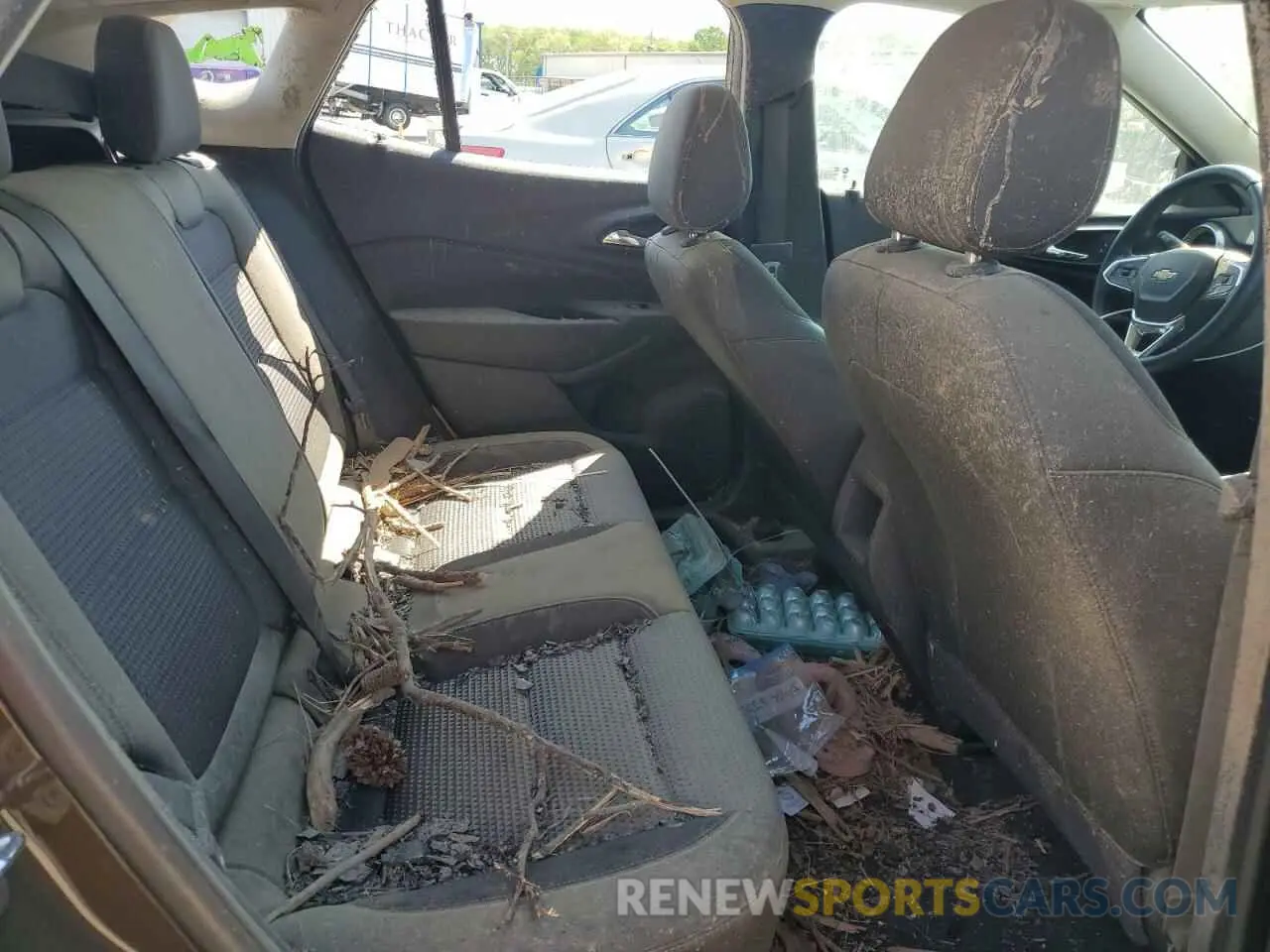 11 Photograph of a damaged car KL77LHE27RC107909 CHEVROLET TRAX 2024