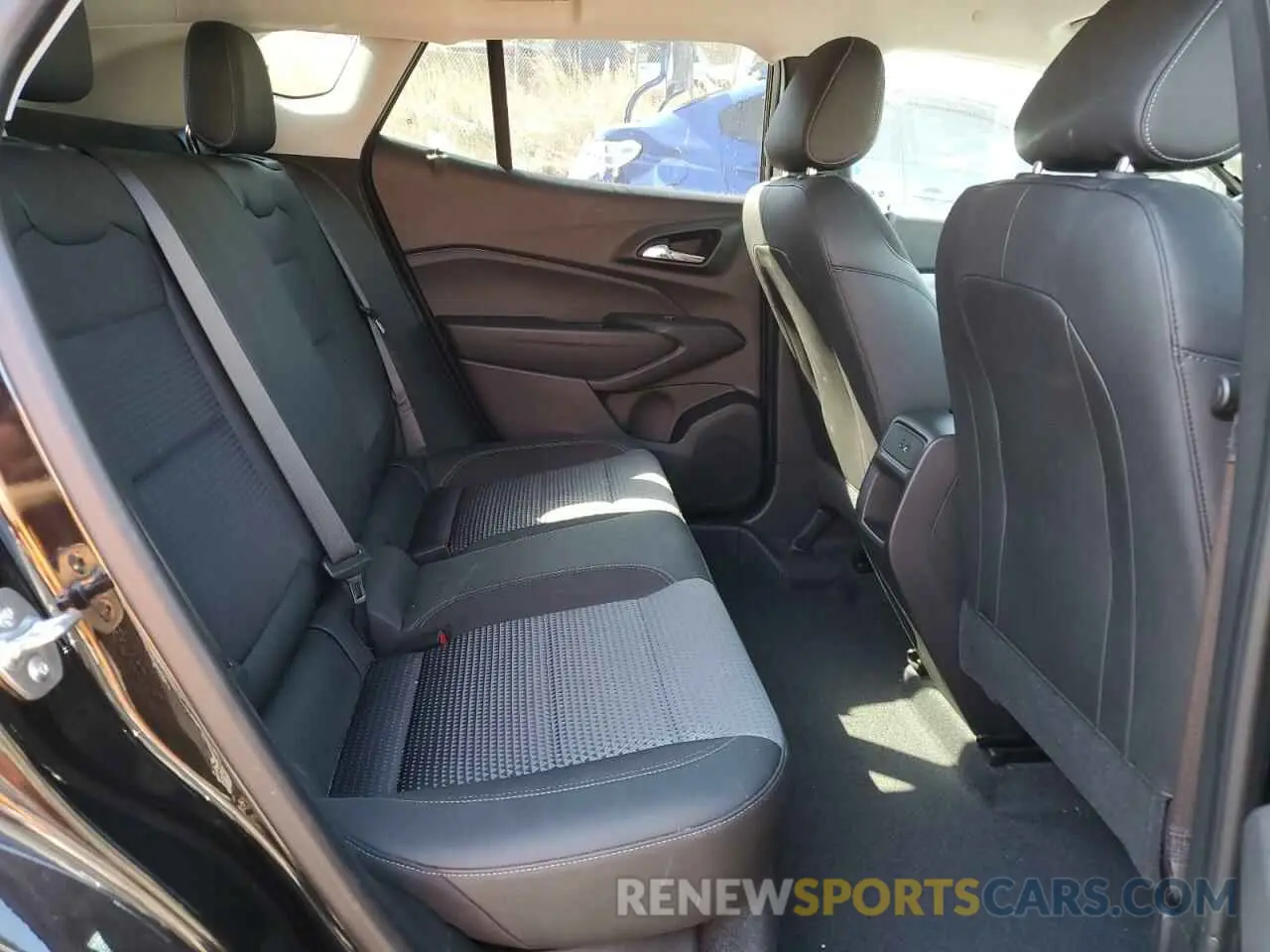 11 Фотография поврежденного автомобиля KL77LHE27RC207783 CHEVROLET TRAX 2024