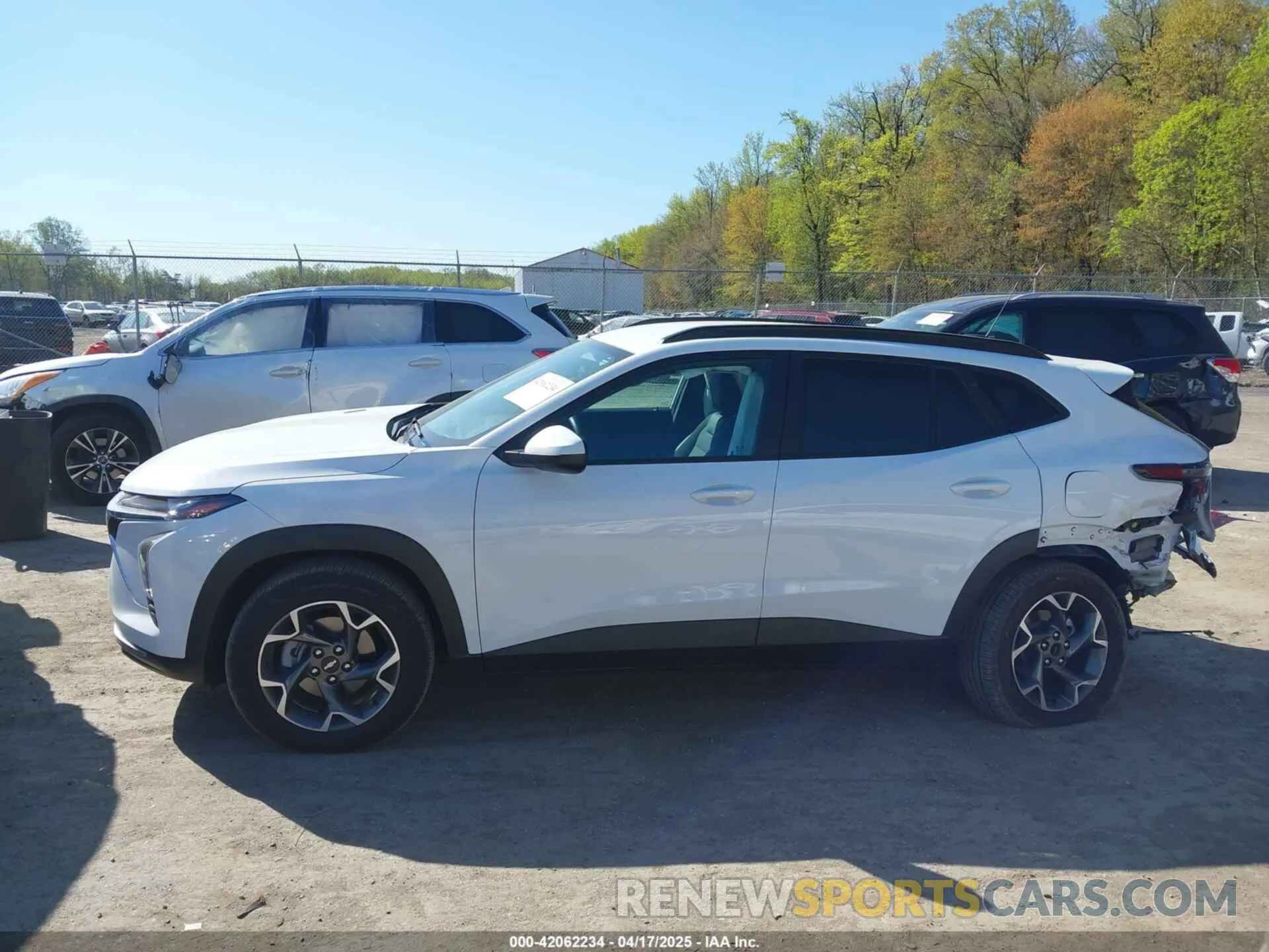 14 Photograph of a damaged car KL77LHE27RC236197 CHEVROLET TRAX 2024