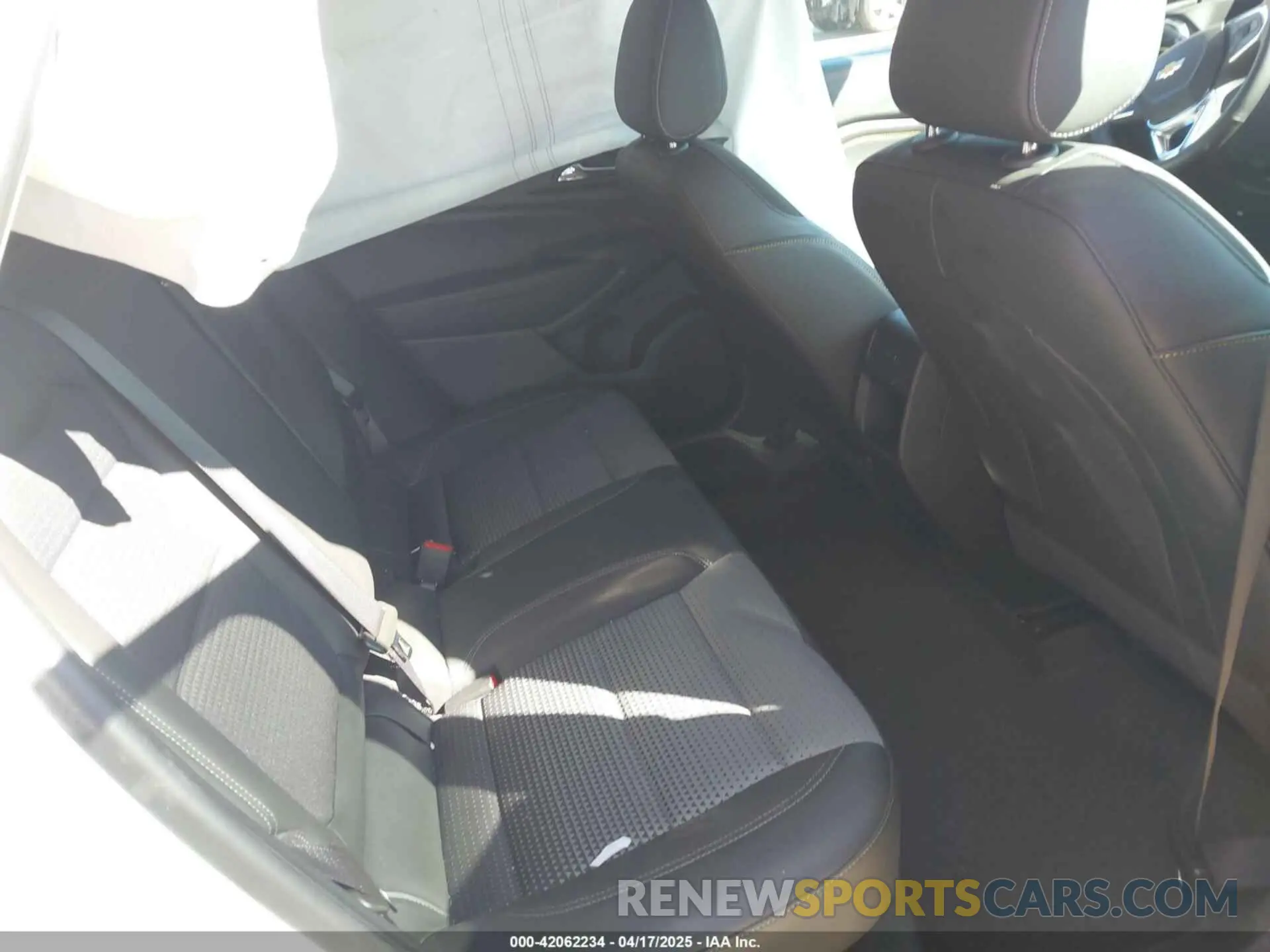 8 Photograph of a damaged car KL77LHE27RC236197 CHEVROLET TRAX 2024