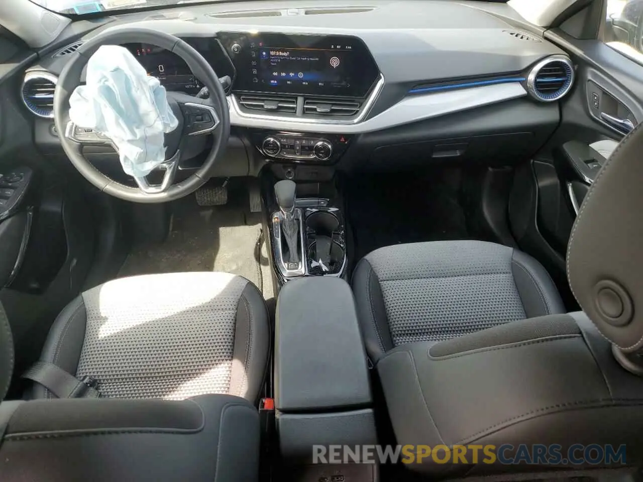 8 Photograph of a damaged car KL77LHE28RC012114 CHEVROLET TRAX 2024