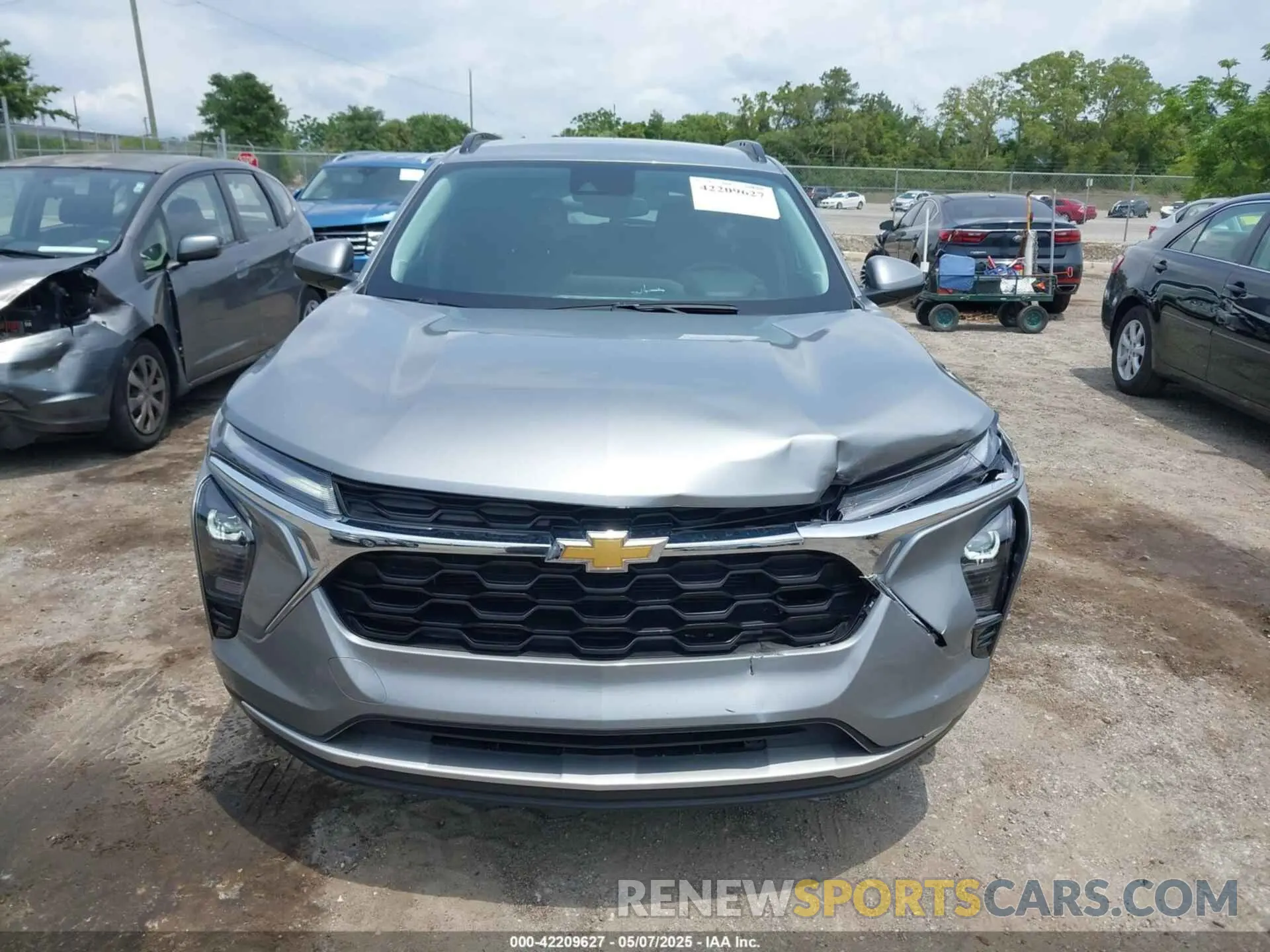 12 Photograph of a damaged car KL77LHE28RC019922 CHEVROLET TRAX 2024