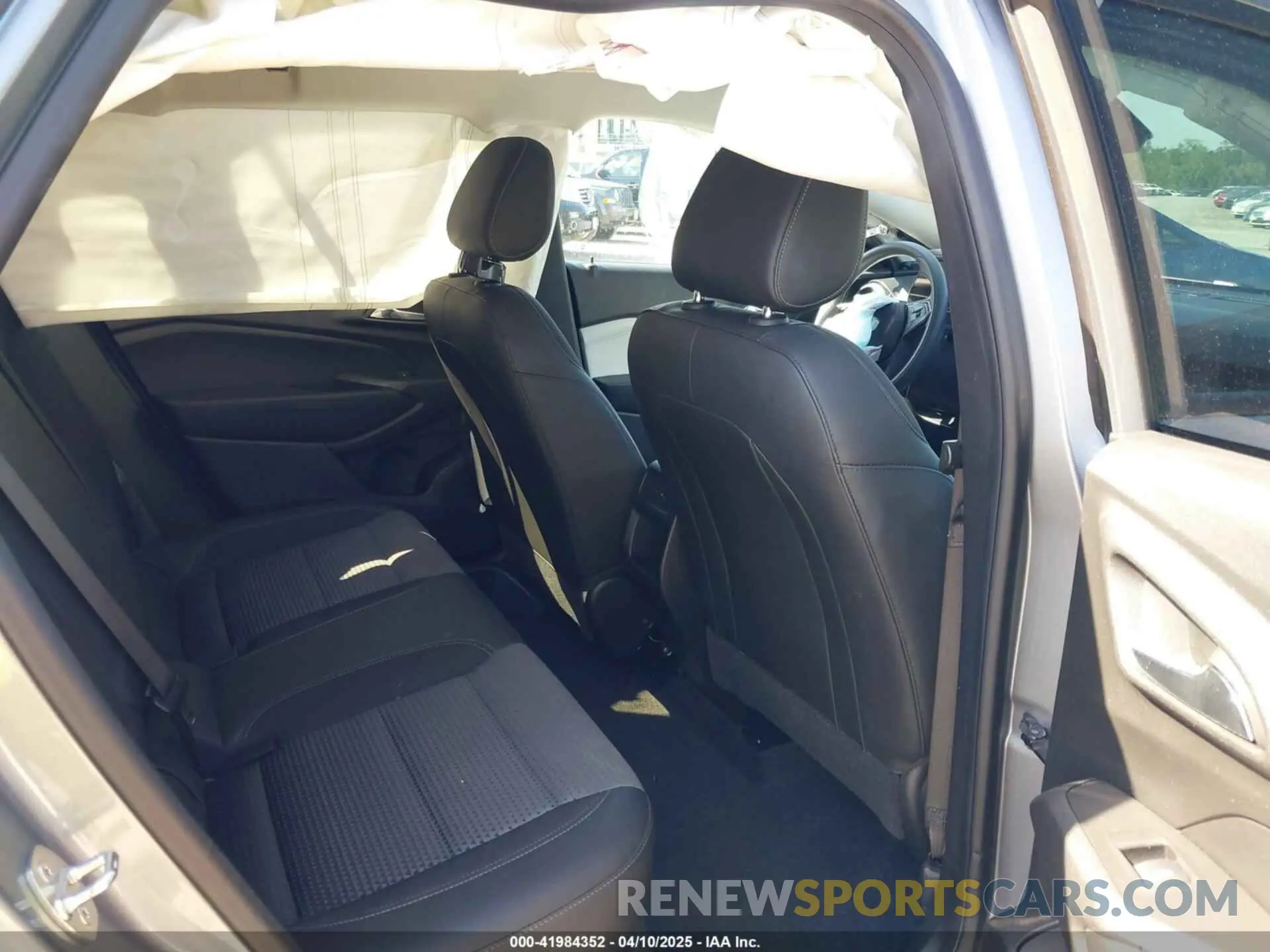 8 Фотография поврежденного автомобиля KL77LHE28RC072667 CHEVROLET TRAX 2024