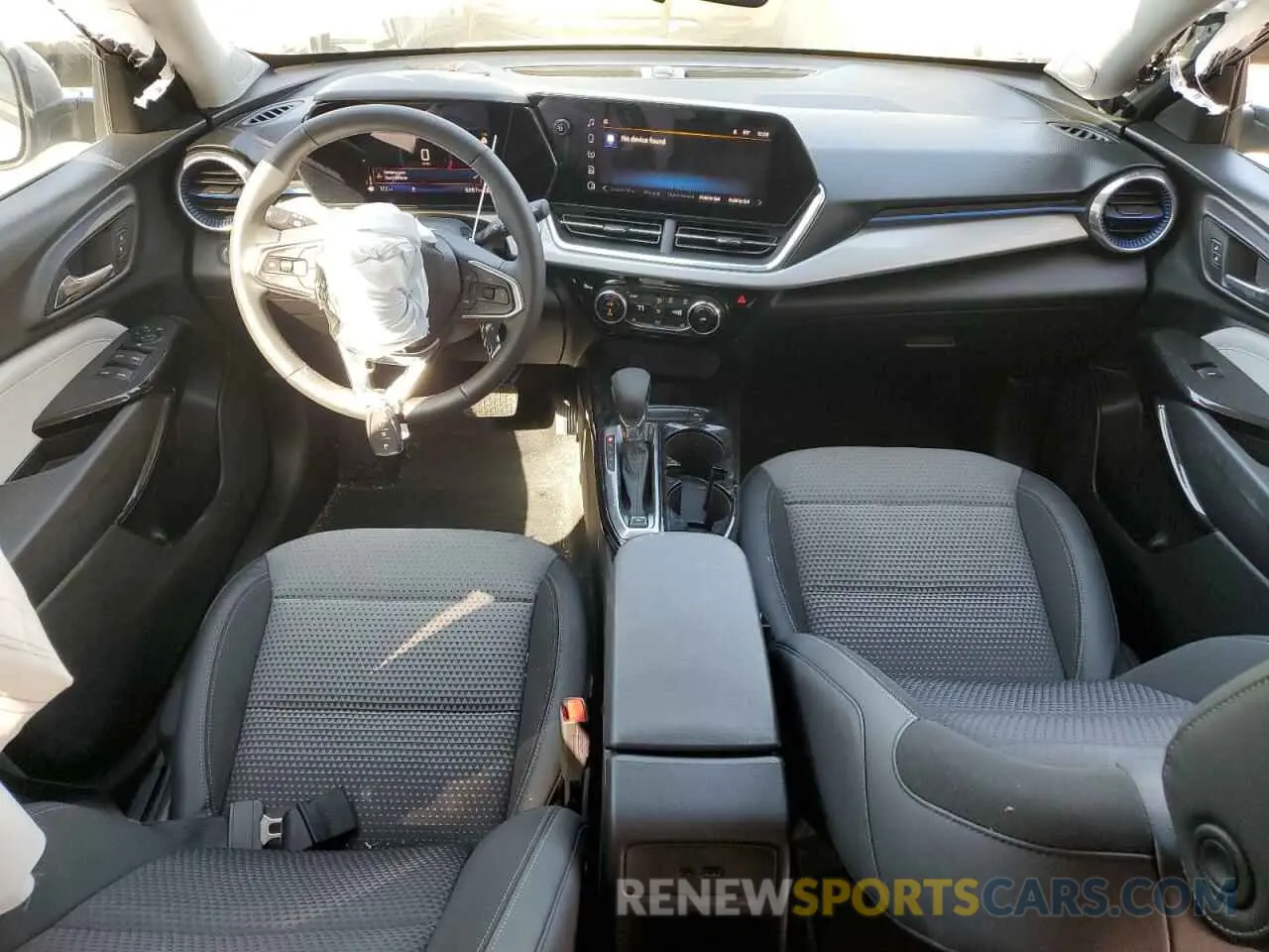 8 Photograph of a damaged car KL77LHE28RC119907 CHEVROLET TRAX 2024