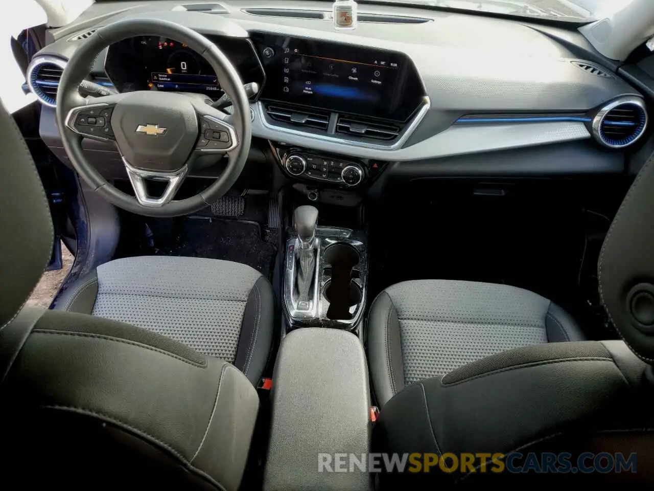 8 Photograph of a damaged car KL77LHE28RC126372 CHEVROLET TRAX 2024