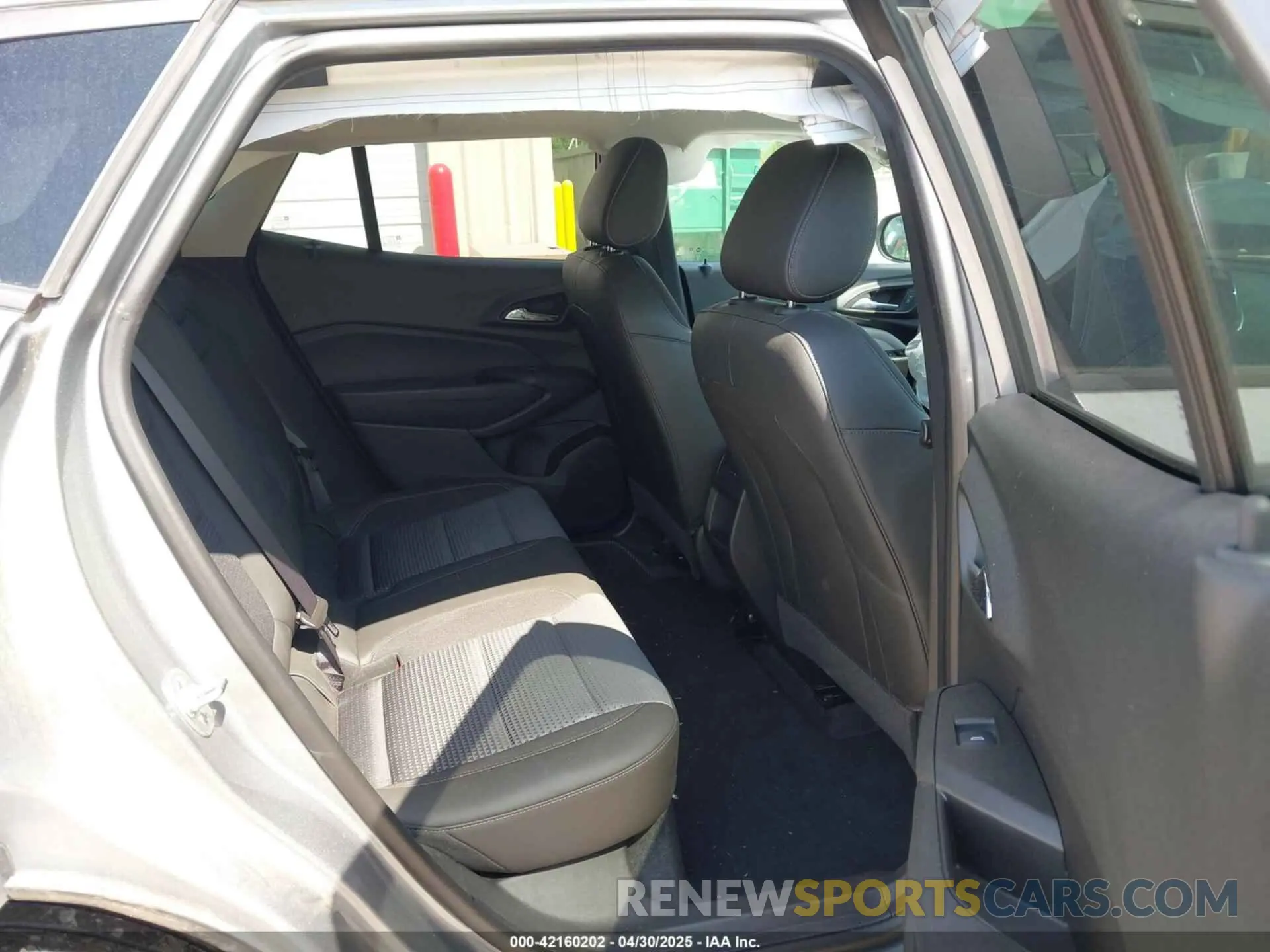 8 Фотография поврежденного автомобиля KL77LHE28RC191013 CHEVROLET TRAX 2024