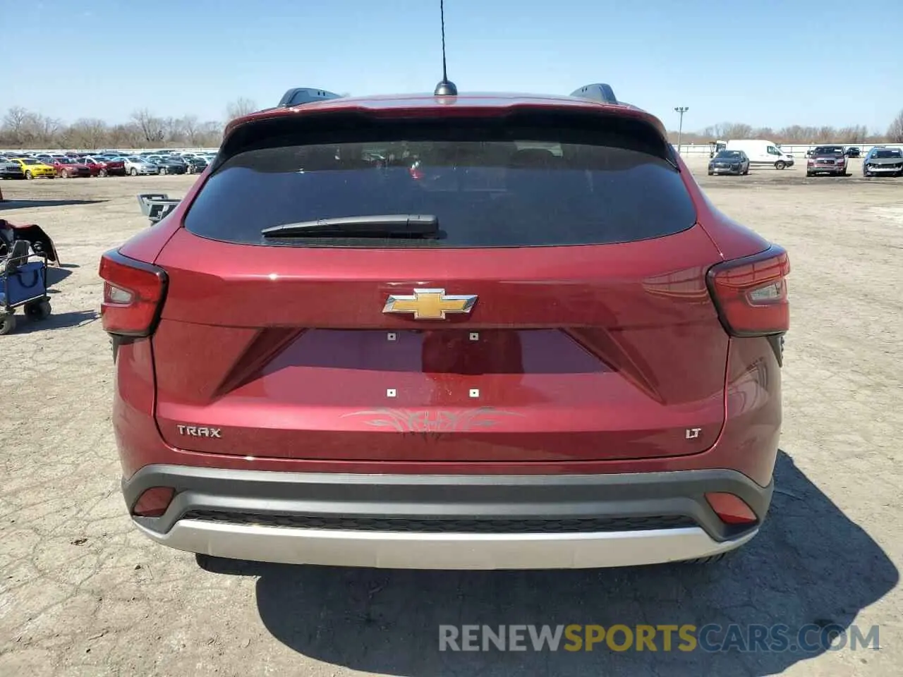 6 Фотография поврежденного автомобиля KL77LHE28RC233406 CHEVROLET TRAX 2024