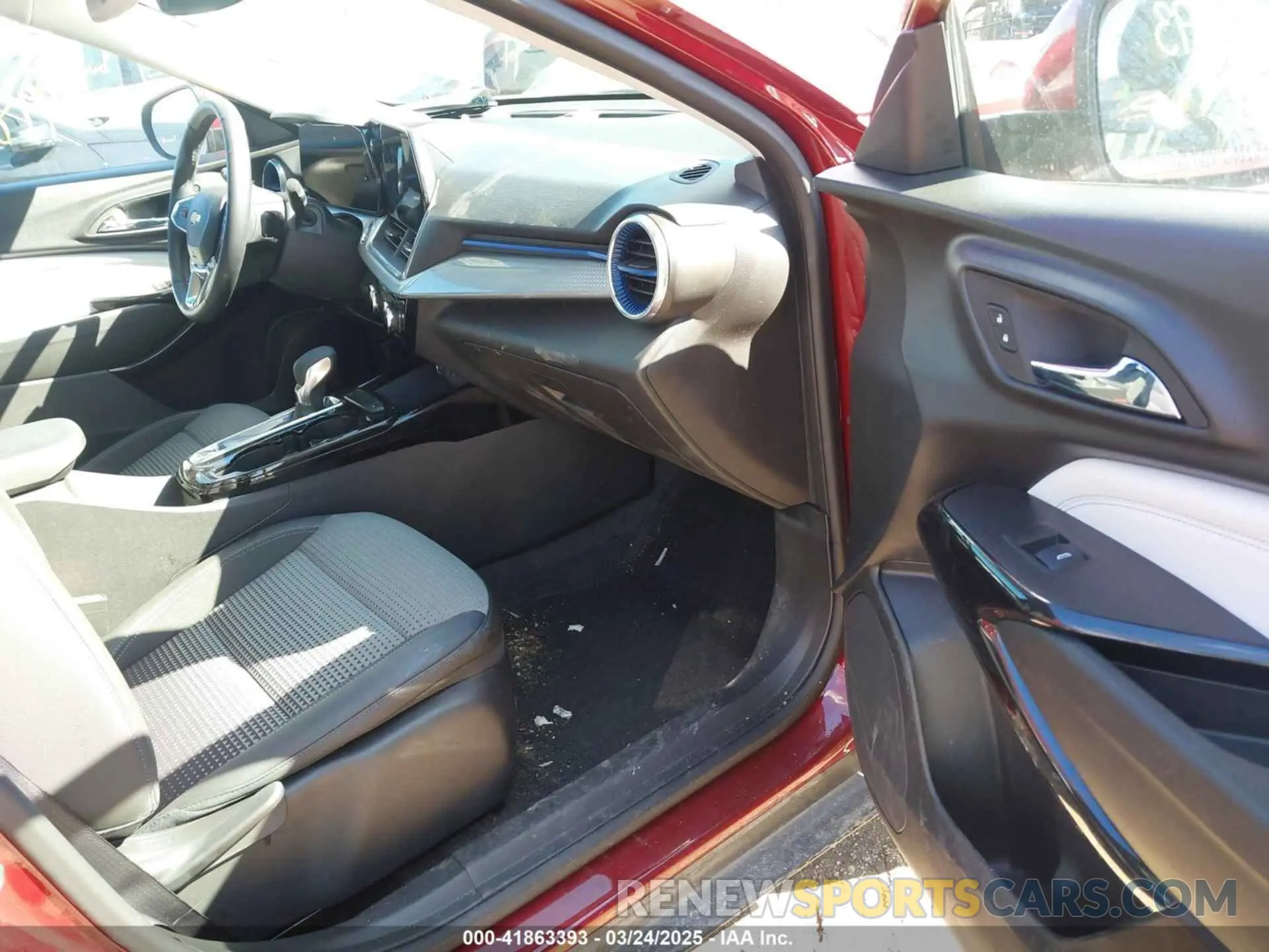 5 Photograph of a damaged car KL77LHE28RC235673 CHEVROLET TRAX 2024