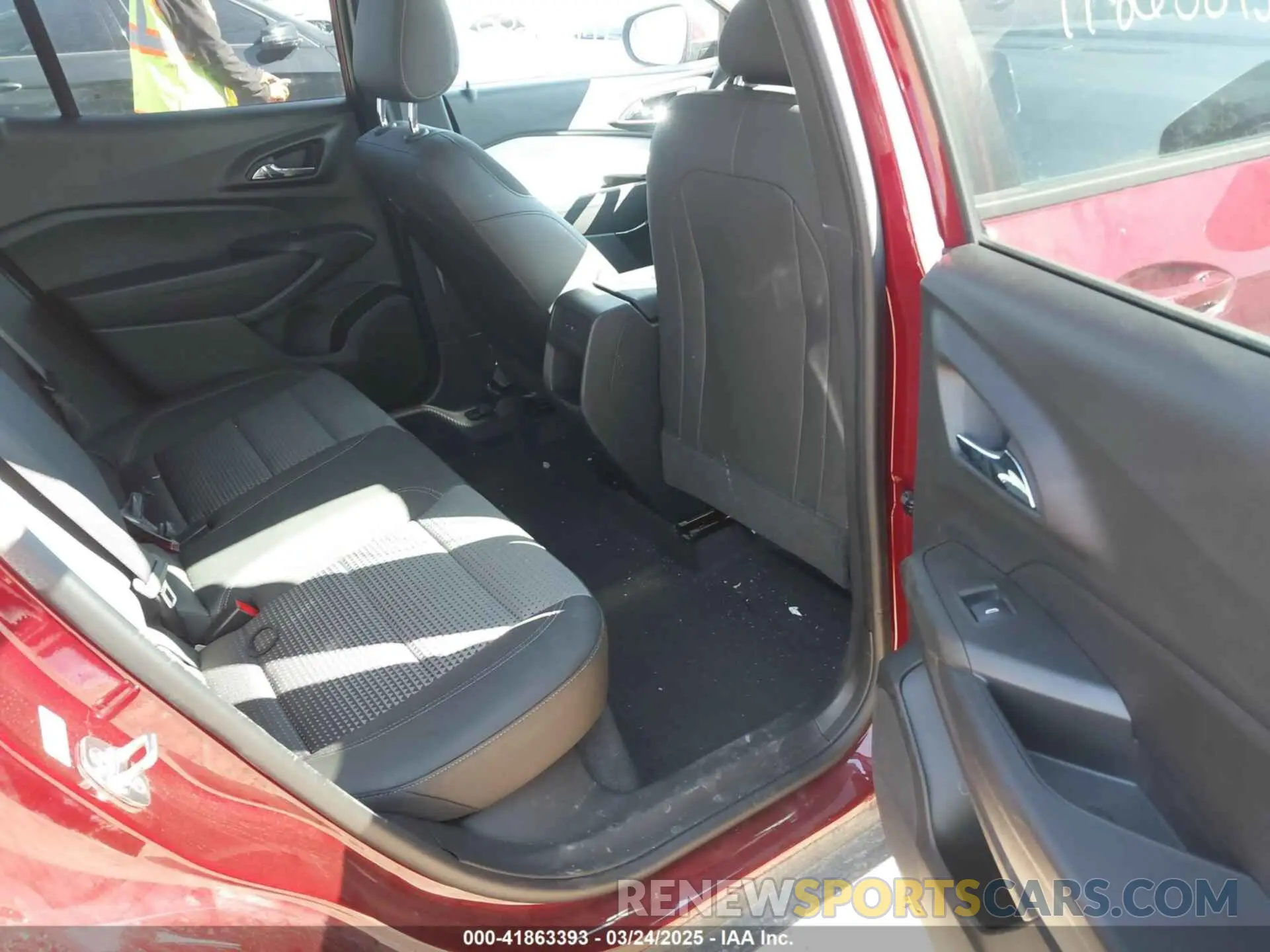 8 Photograph of a damaged car KL77LHE28RC235673 CHEVROLET TRAX 2024