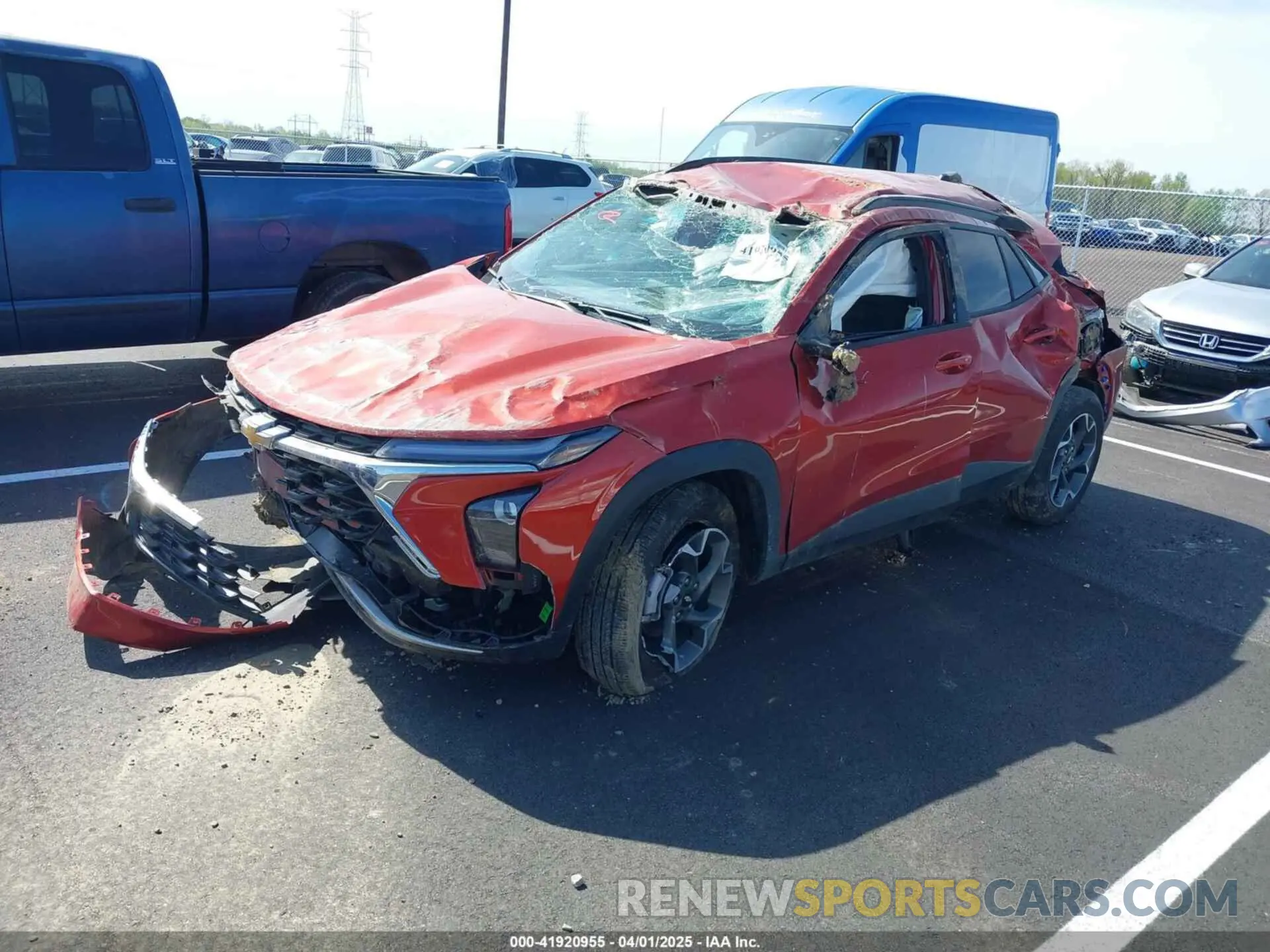 2 Фотография поврежденного автомобиля KL77LHE29RC073679 CHEVROLET TRAX 2024