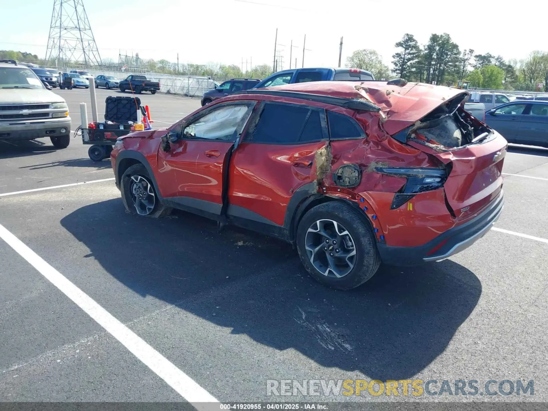 3 Фотография поврежденного автомобиля KL77LHE29RC073679 CHEVROLET TRAX 2024
