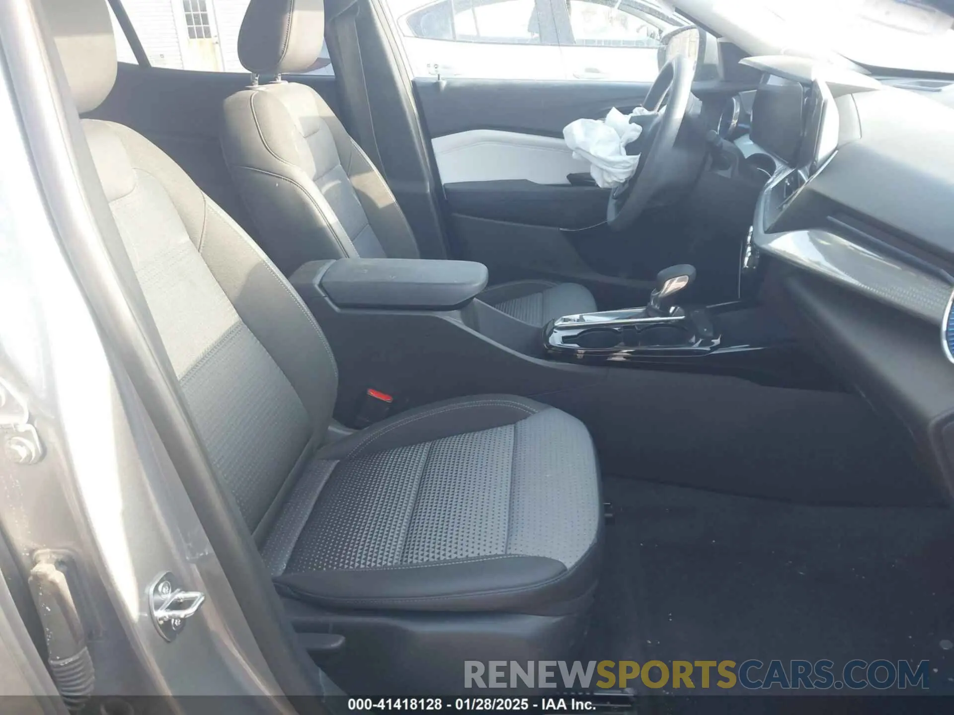 5 Фотография поврежденного автомобиля KL77LHE29RC080308 CHEVROLET TRAX 2024