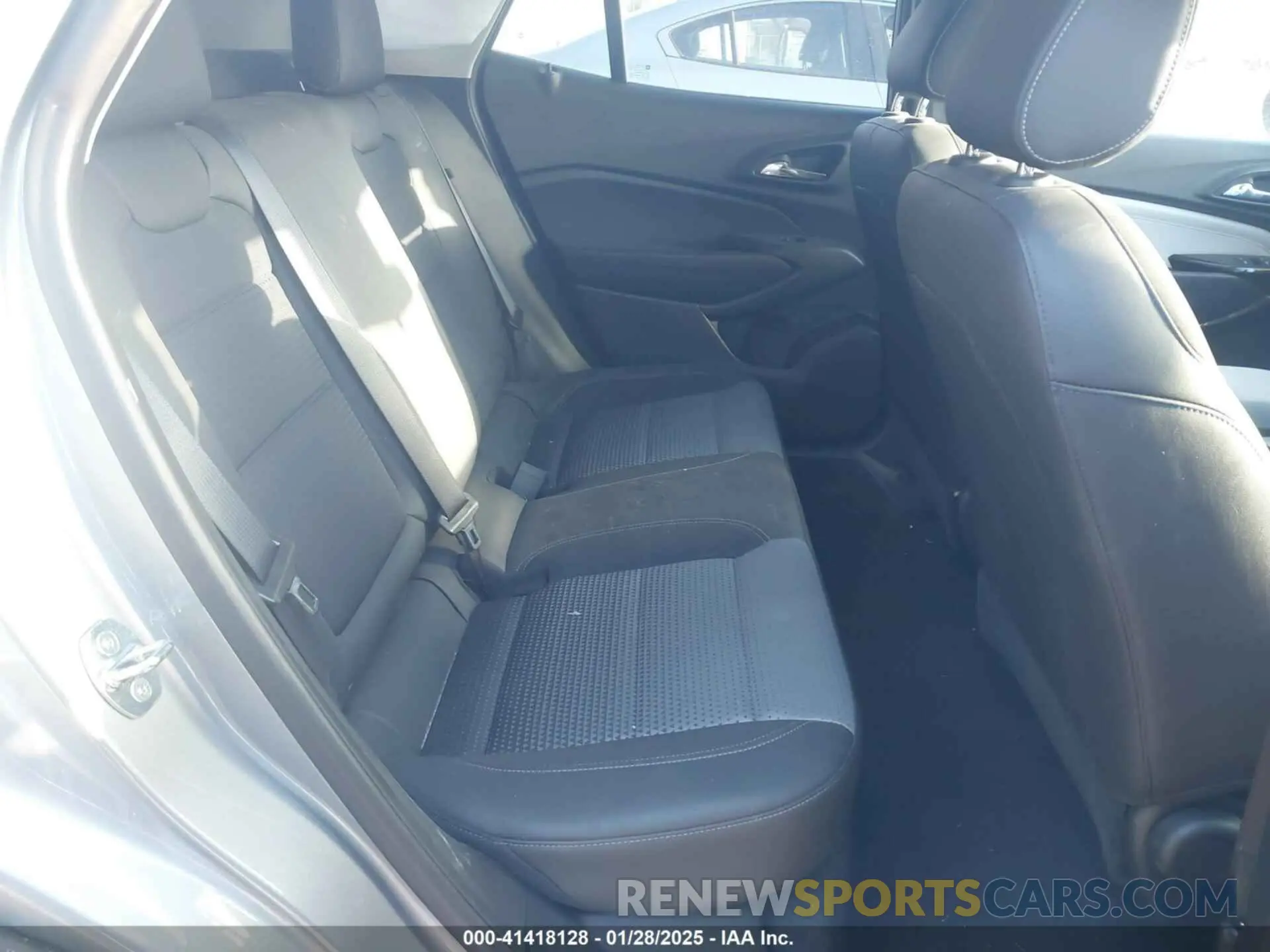 8 Фотография поврежденного автомобиля KL77LHE29RC080308 CHEVROLET TRAX 2024