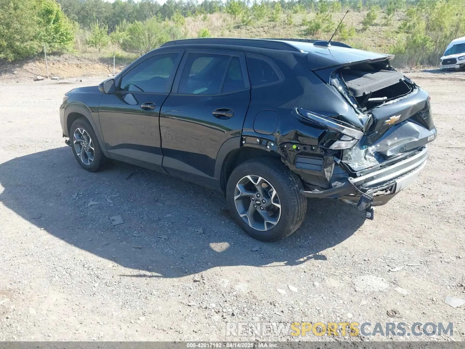 3 Фотография поврежденного автомобиля KL77LHE2XRC113686 CHEVROLET TRAX 2024