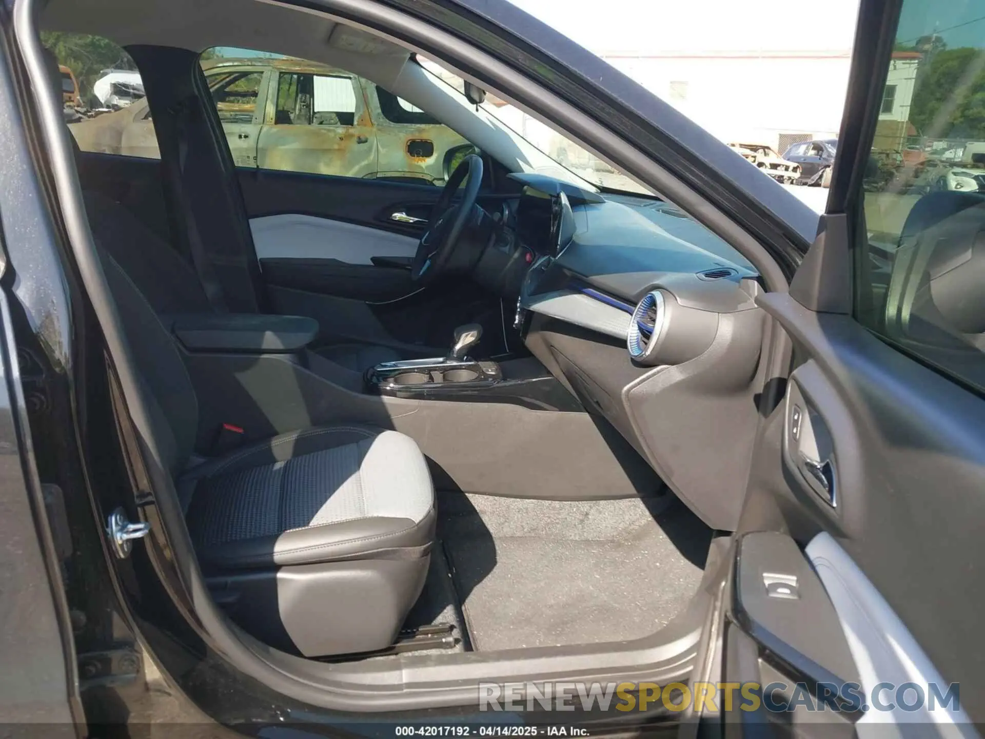 5 Фотография поврежденного автомобиля KL77LHE2XRC113686 CHEVROLET TRAX 2024