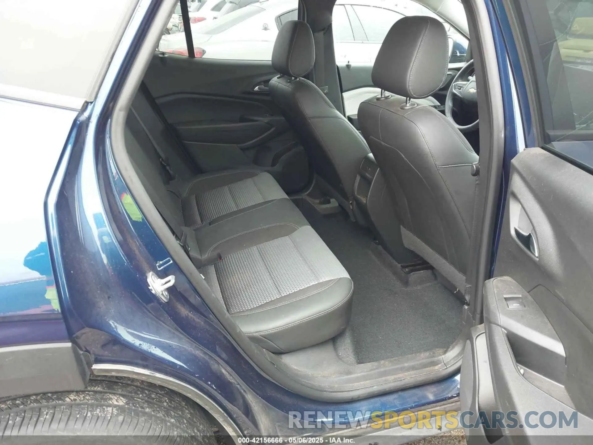 8 Photograph of a damaged car KL77LHE2XRC168106 CHEVROLET TRAX 2024