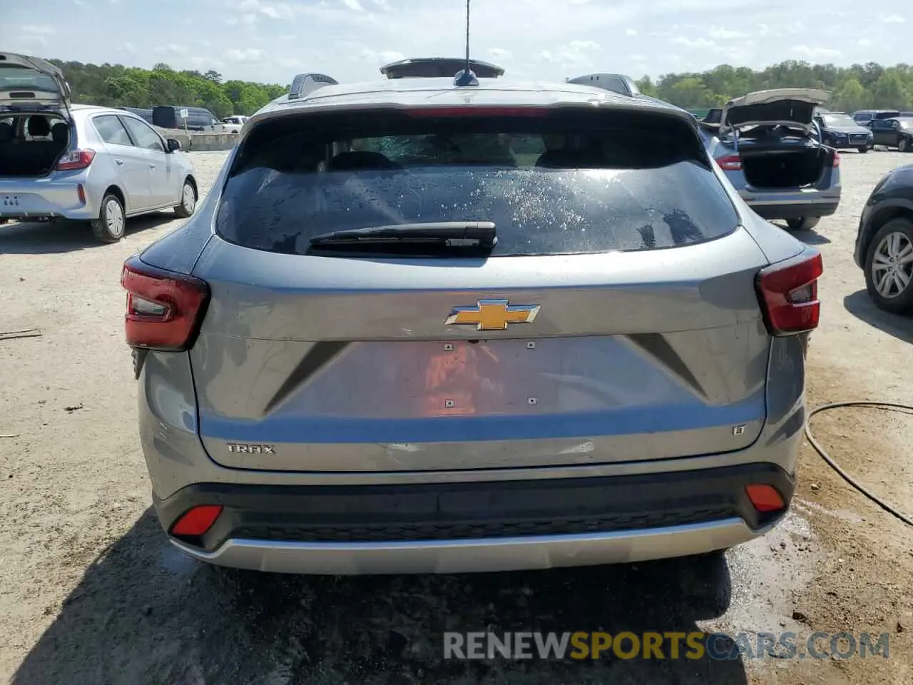 6 Photograph of a damaged car KL77LHE2XRC246805 CHEVROLET TRAX 2024