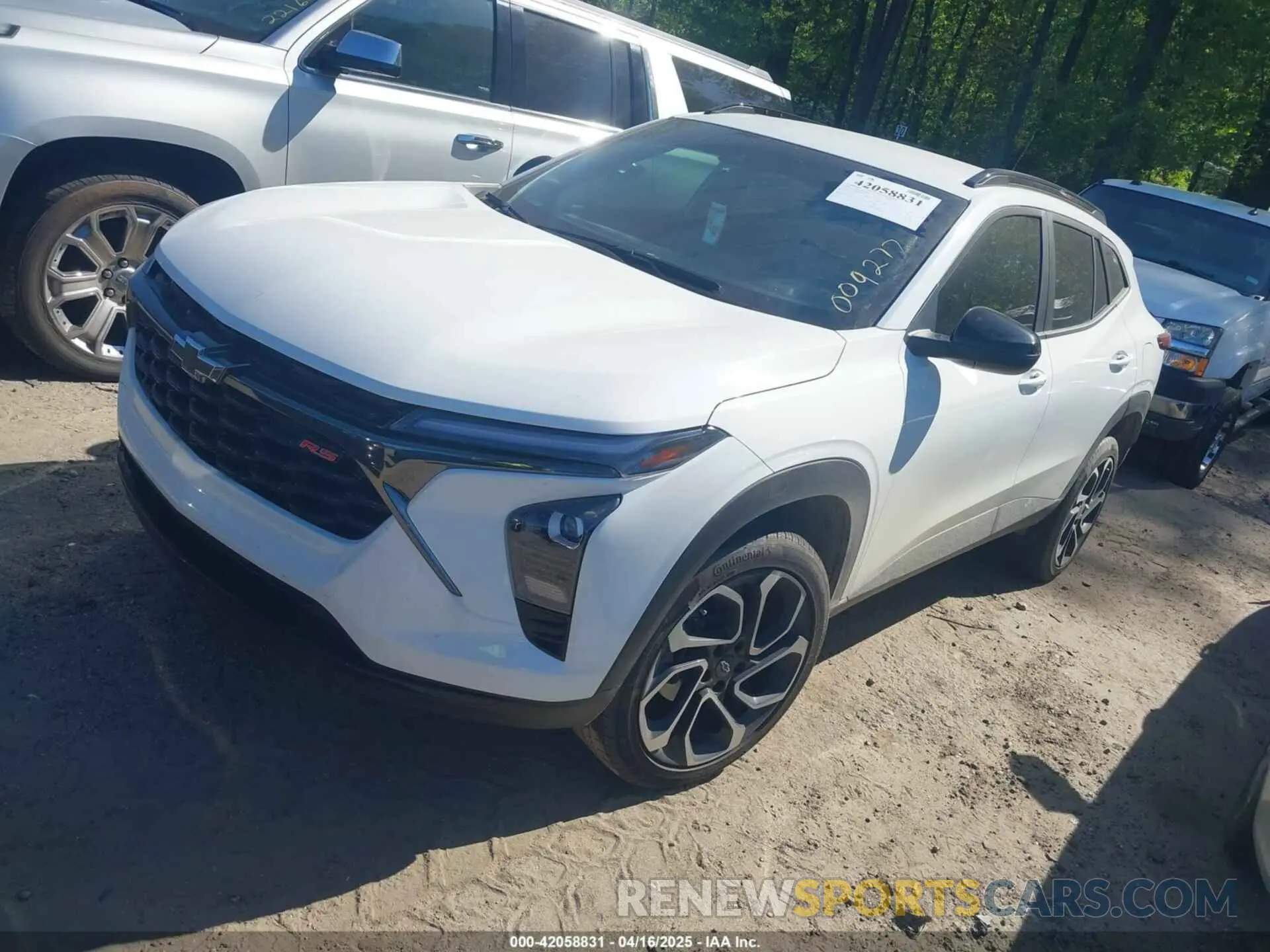 2 Photograph of a damaged car KL77LJE20RC009277 CHEVROLET TRAX 2024