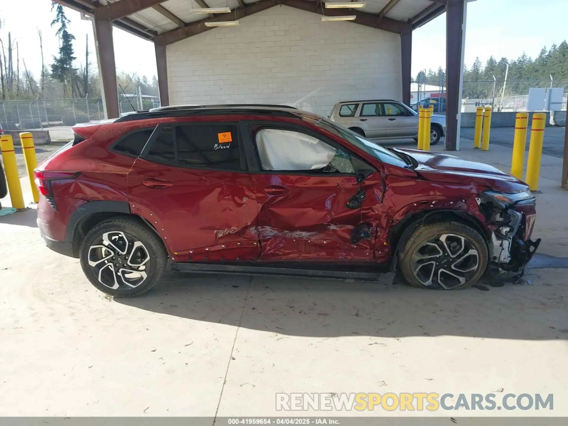 12 Фотография поврежденного автомобиля KL77LJE20RC231365 CHEVROLET TRAX 2024