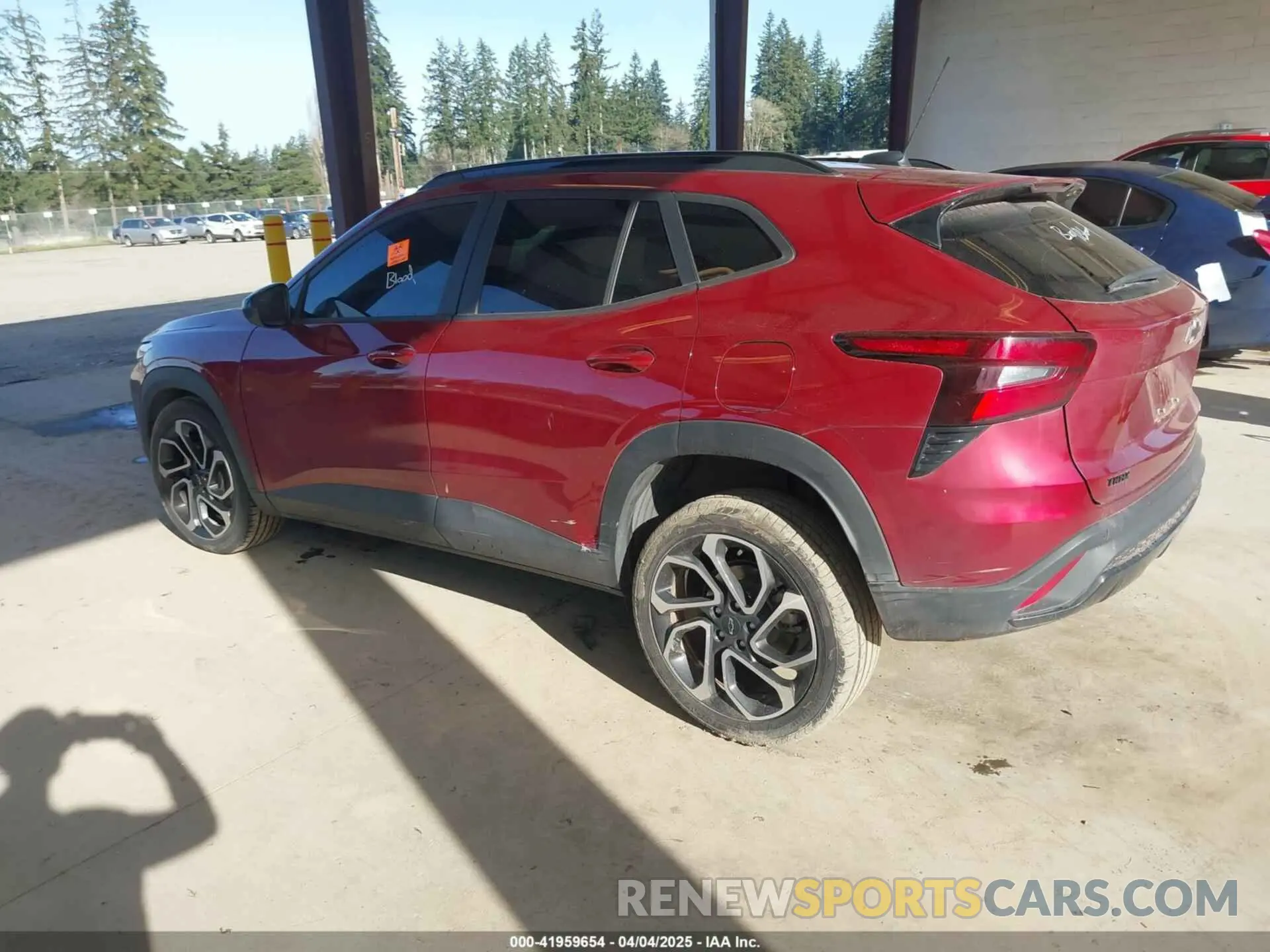 3 Фотография поврежденного автомобиля KL77LJE20RC231365 CHEVROLET TRAX 2024