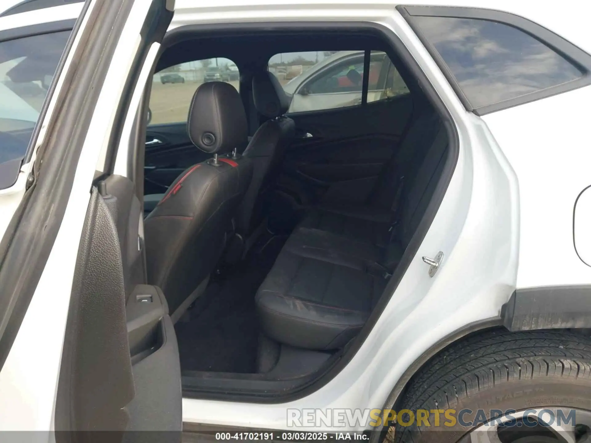 8 Фотография поврежденного автомобиля KL77LJE21RC019378 CHEVROLET TRAX 2024