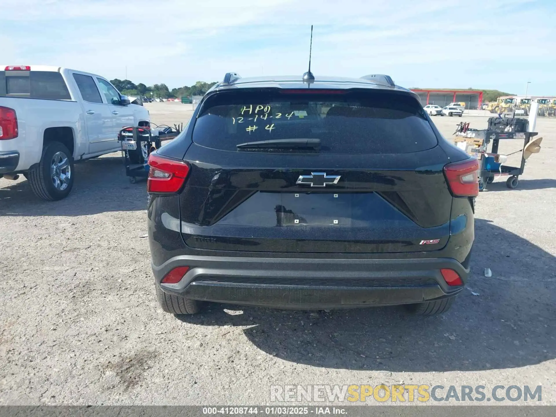 17 Фотография поврежденного автомобиля KL77LJE21RC022197 CHEVROLET TRAX 2024