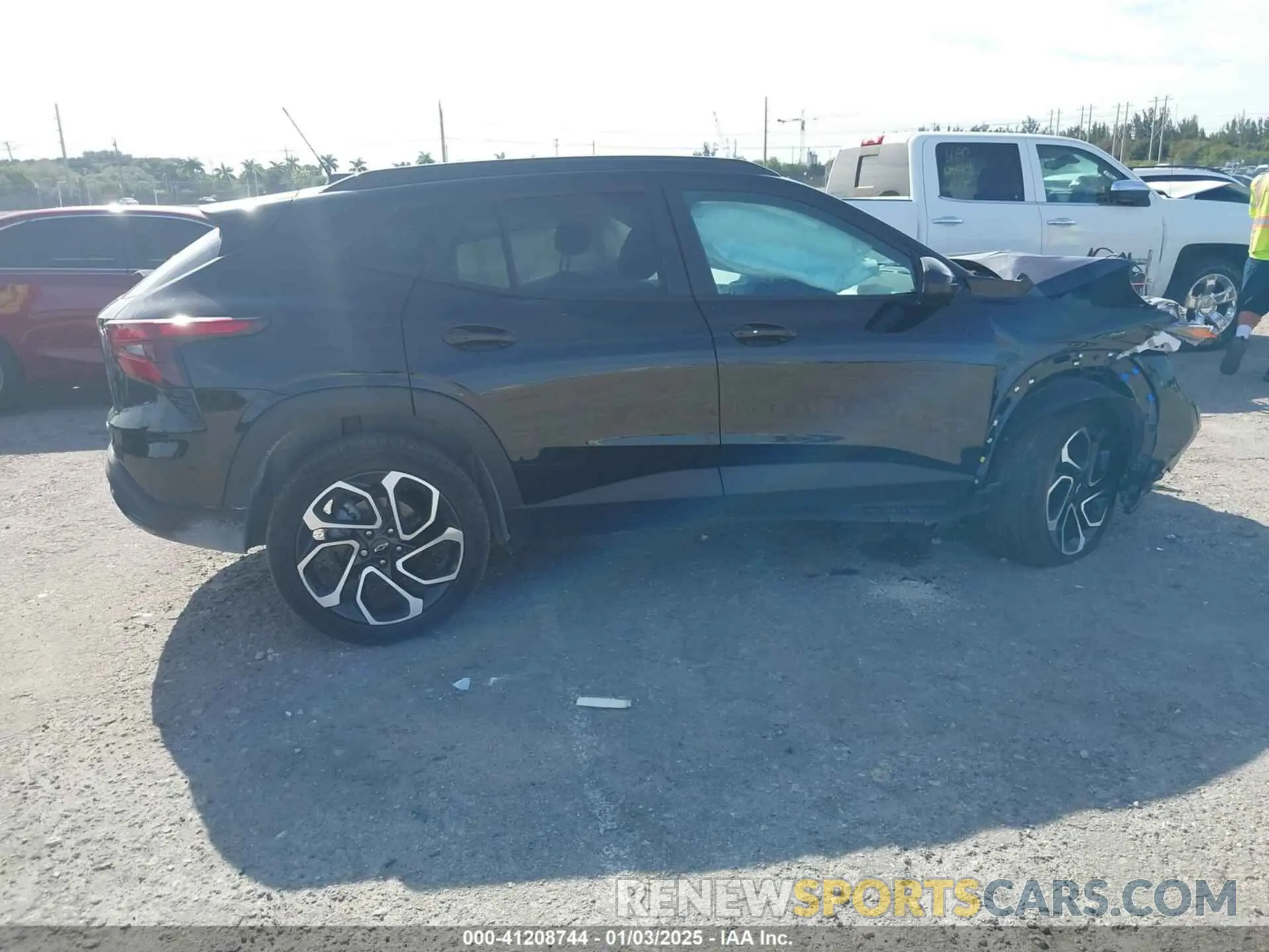 4 Фотография поврежденного автомобиля KL77LJE21RC022197 CHEVROLET TRAX 2024